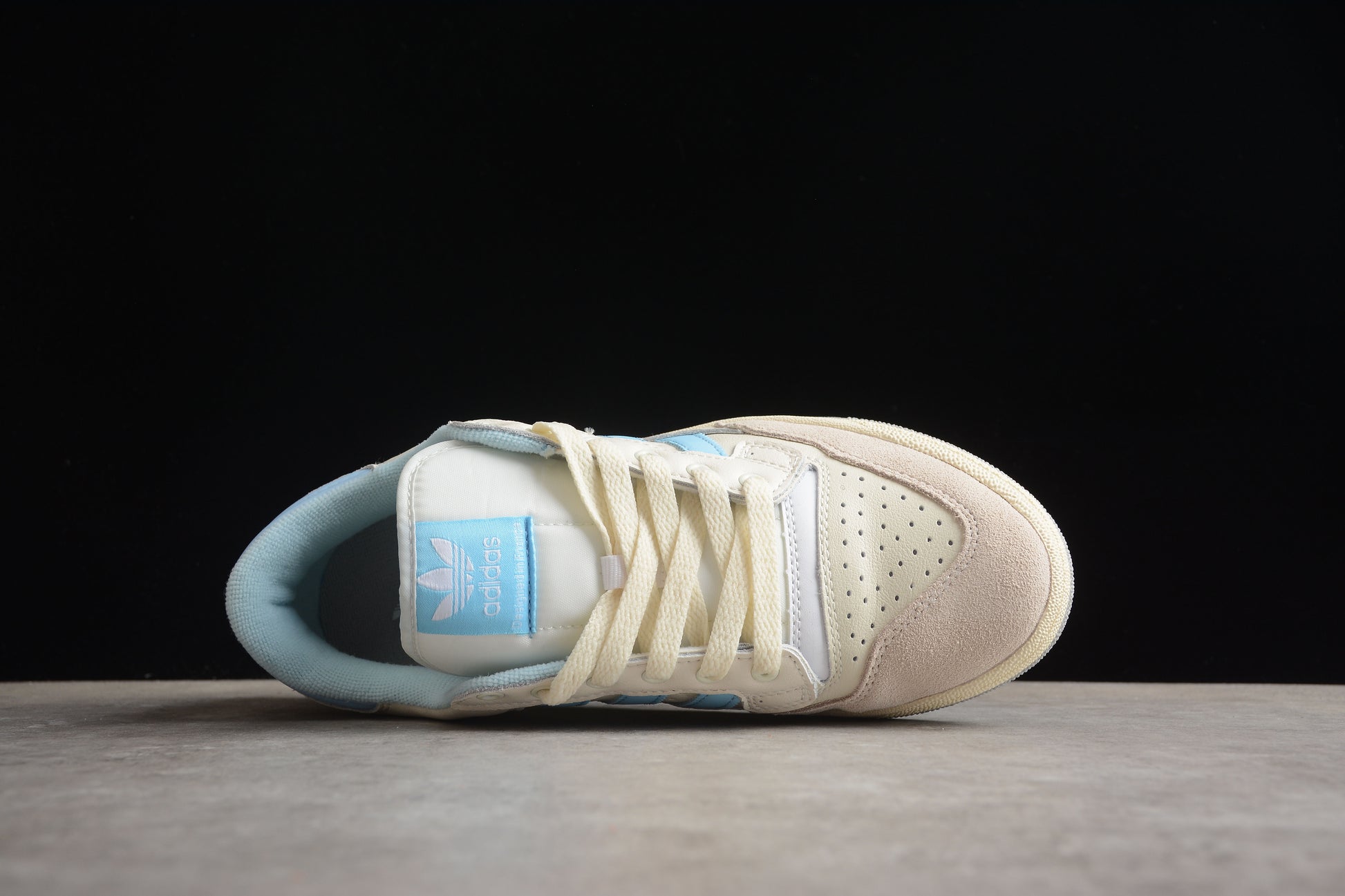 adidas Forum 84 Low CL in Off‑White / Preloved Blue