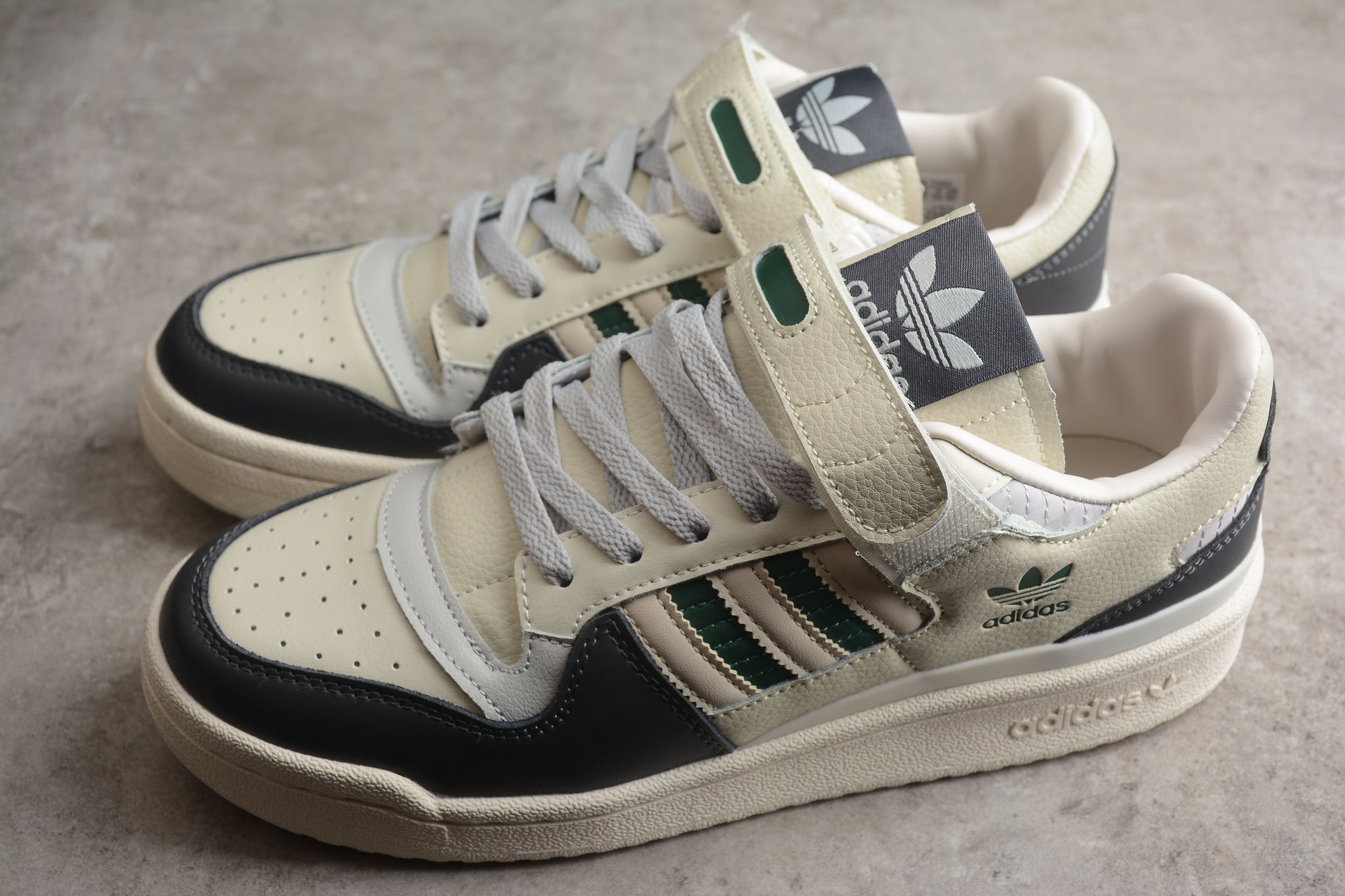 adidas Forum 84 Low "White/Grey/Black/Green".......