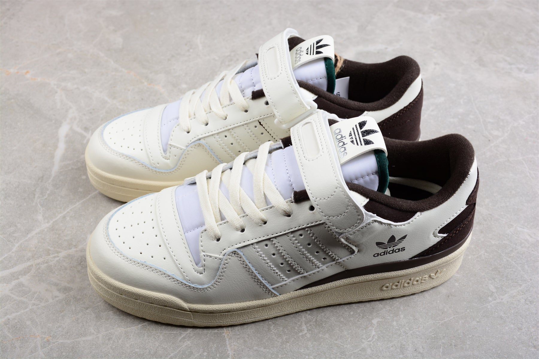 adidas Forum 84 Low in Cream White/Brown