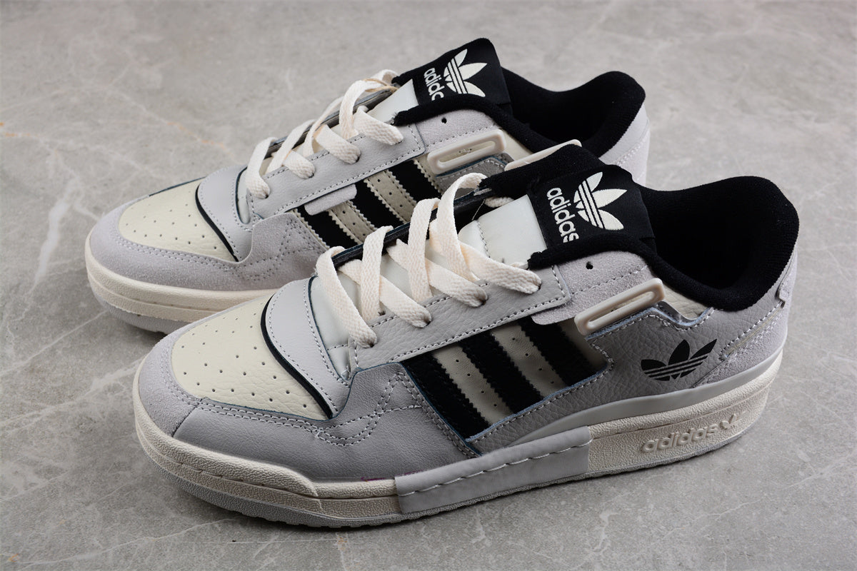 adidas Originals Forum Exhibit Low in Grey/Black