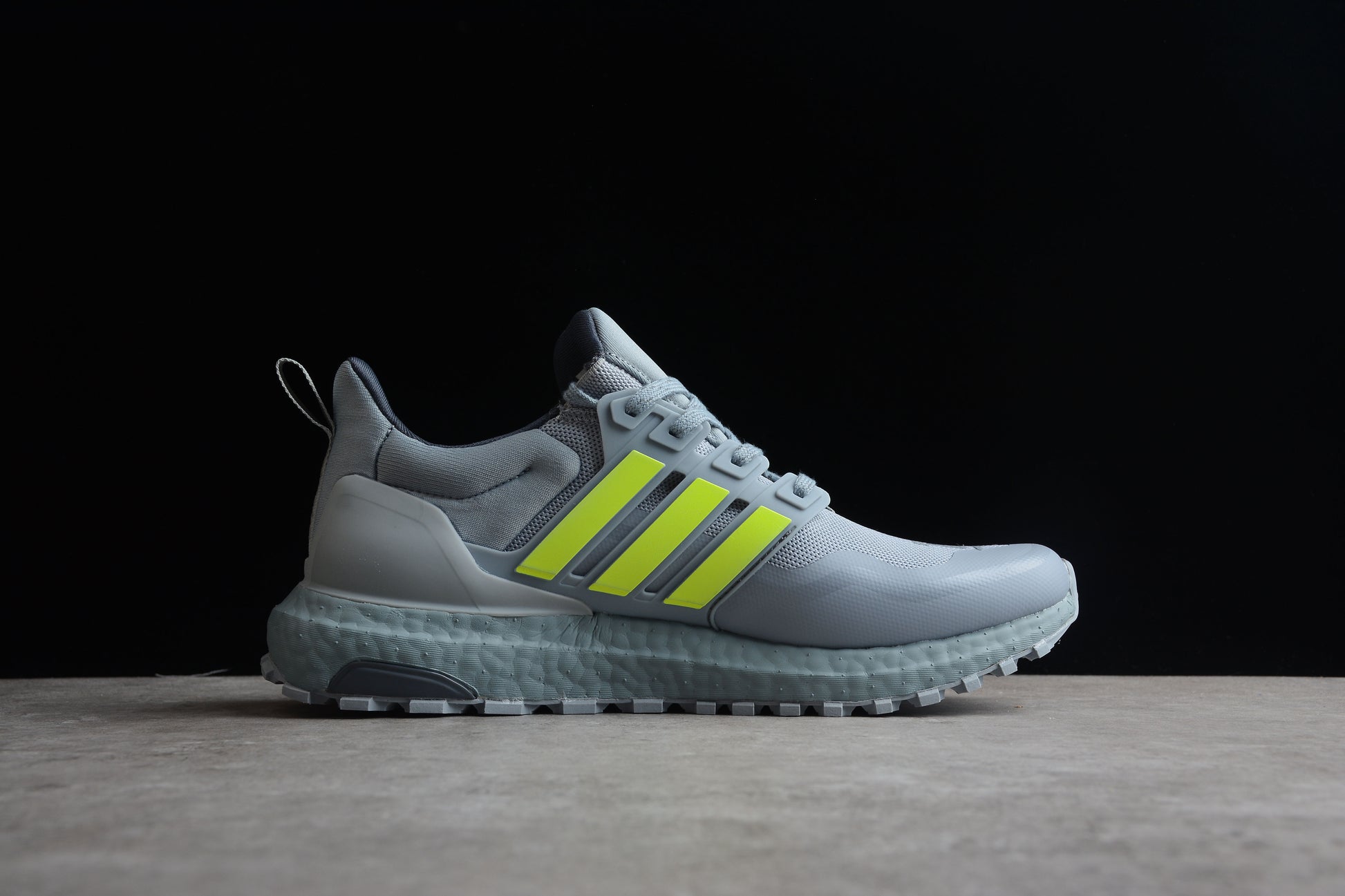  adidas UltraBoost 4.0 'Metallic Gold / Metallic Silver' -Switcheps