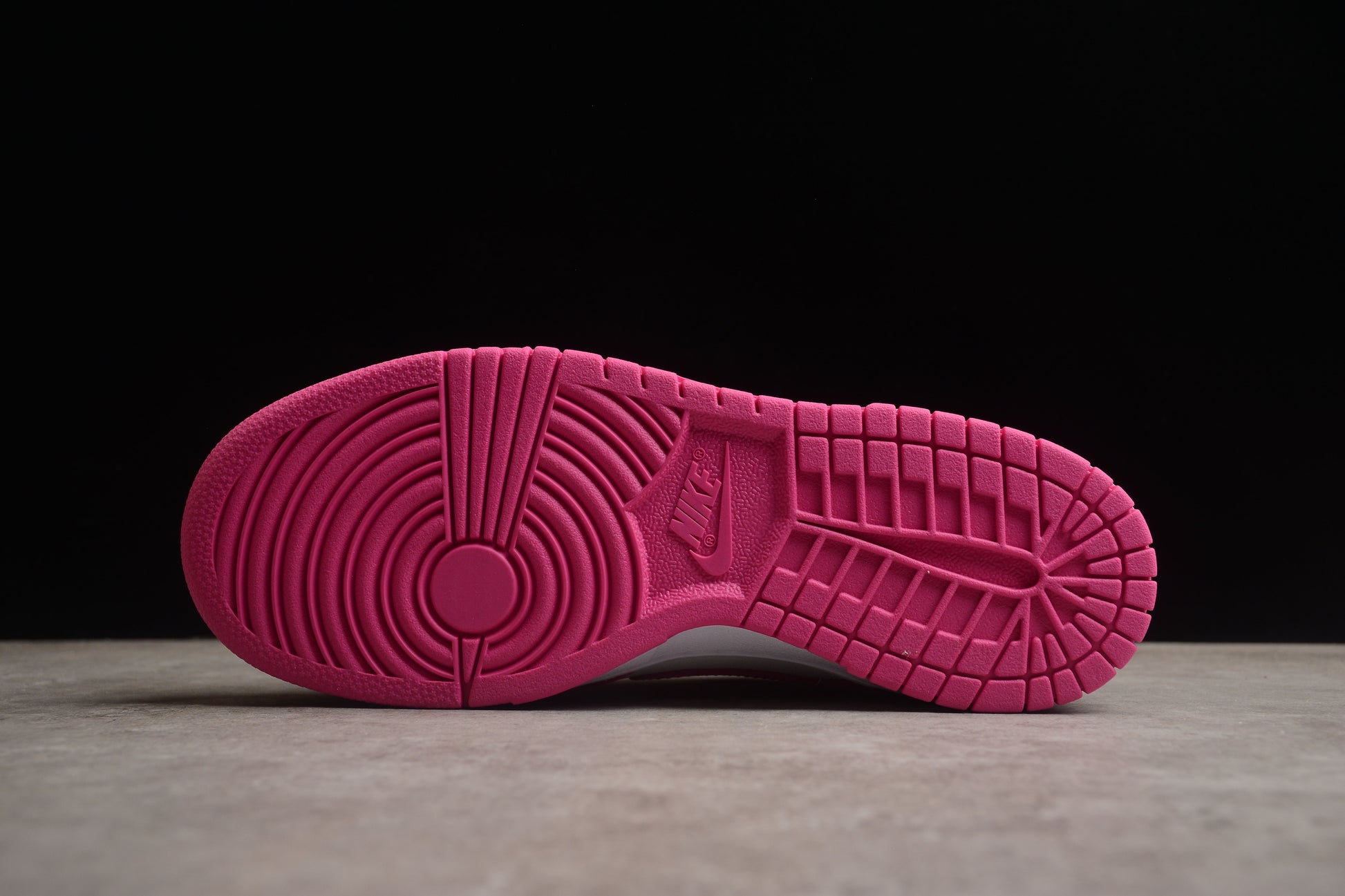 Nike Dunk Low "Laser Fuchsia Pink"