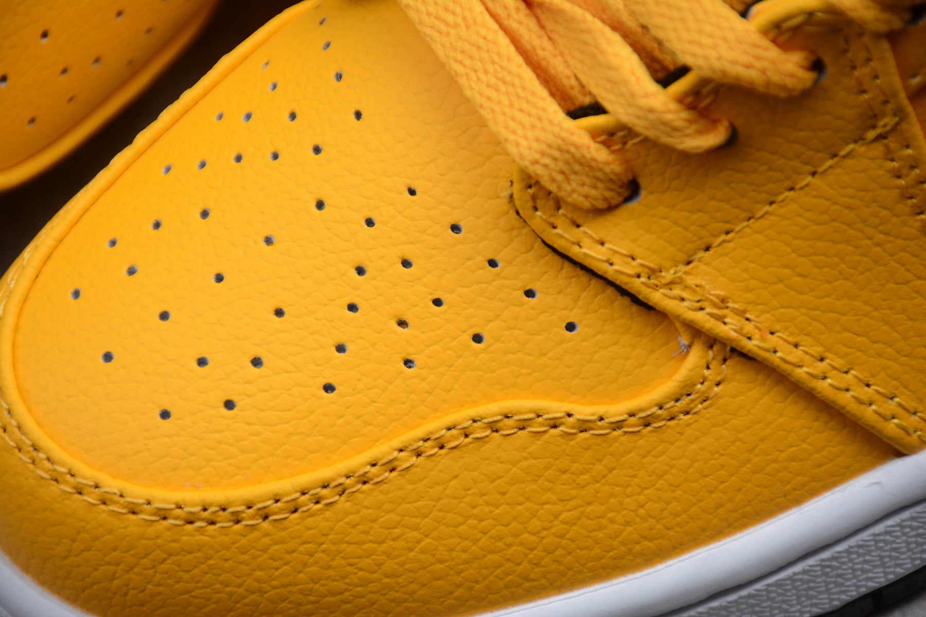 Nike Air Jordan 1 Mid GS 'University Gold' - Best Reps Website 2025