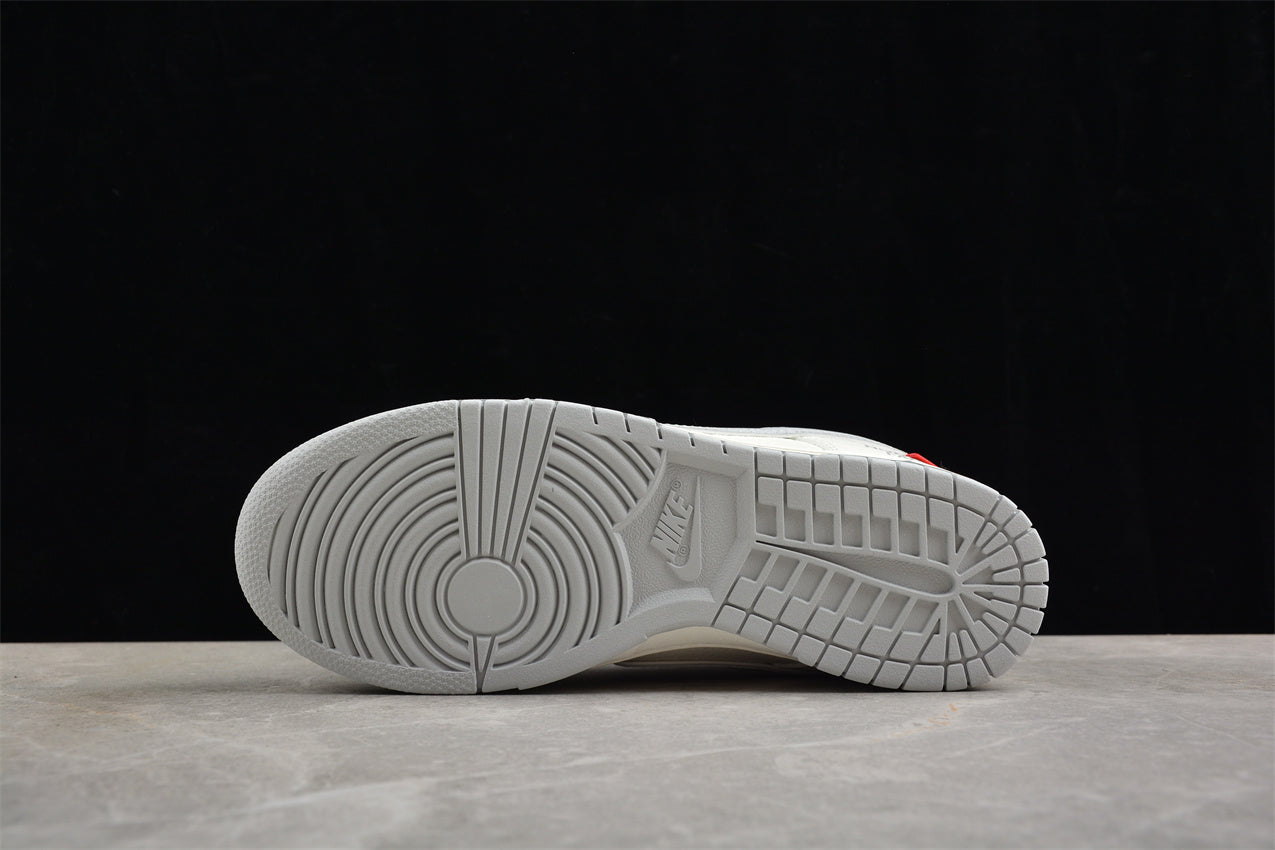 SB Dunk Low Supreme x The North Face White Grey