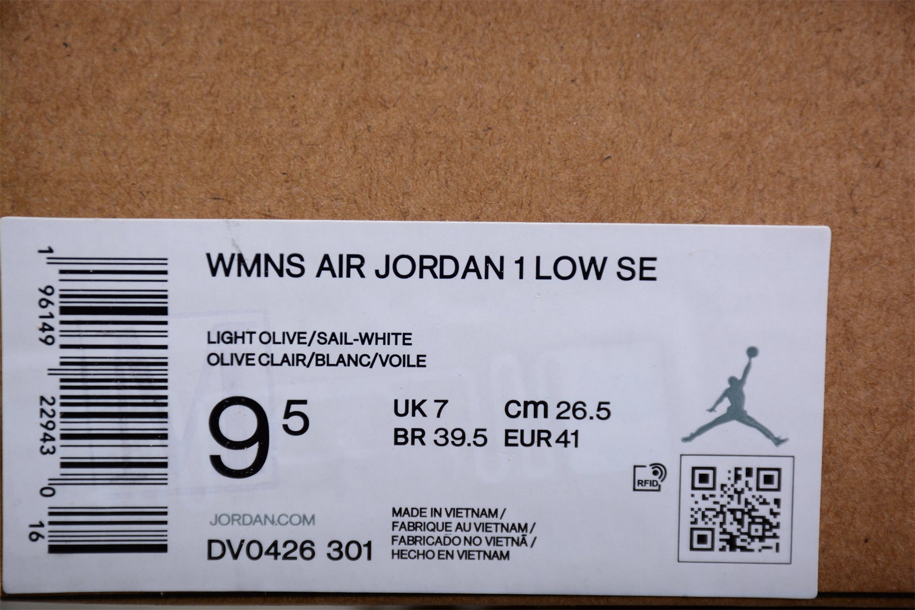 Air Jordan 1 Low SE "Light Olive"