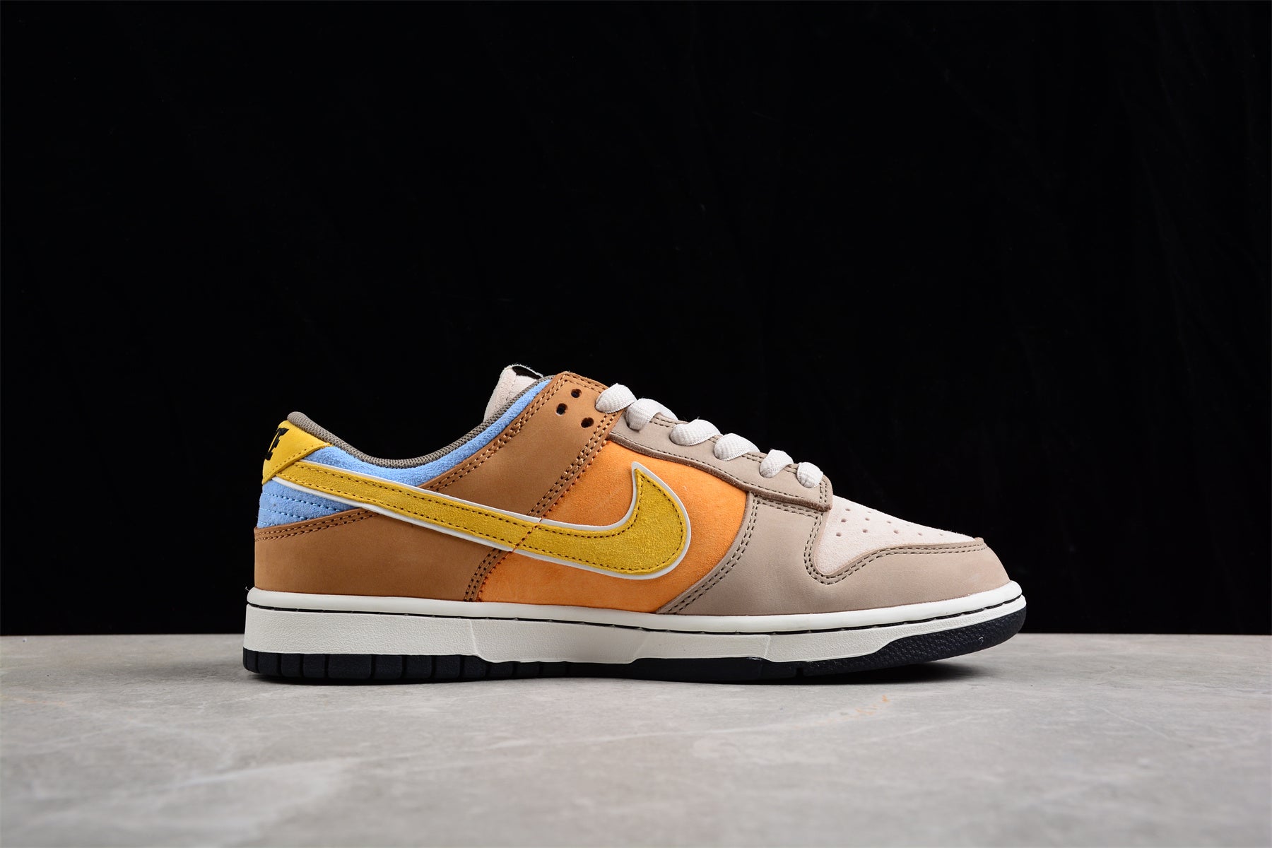 Otomo Katsuhiro x Nike SB Dunk Low "Coffee/Light Brown"