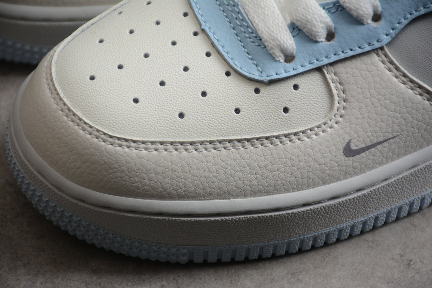 Nike Air Force 1 Low in Light Blue (Outlet Edition)