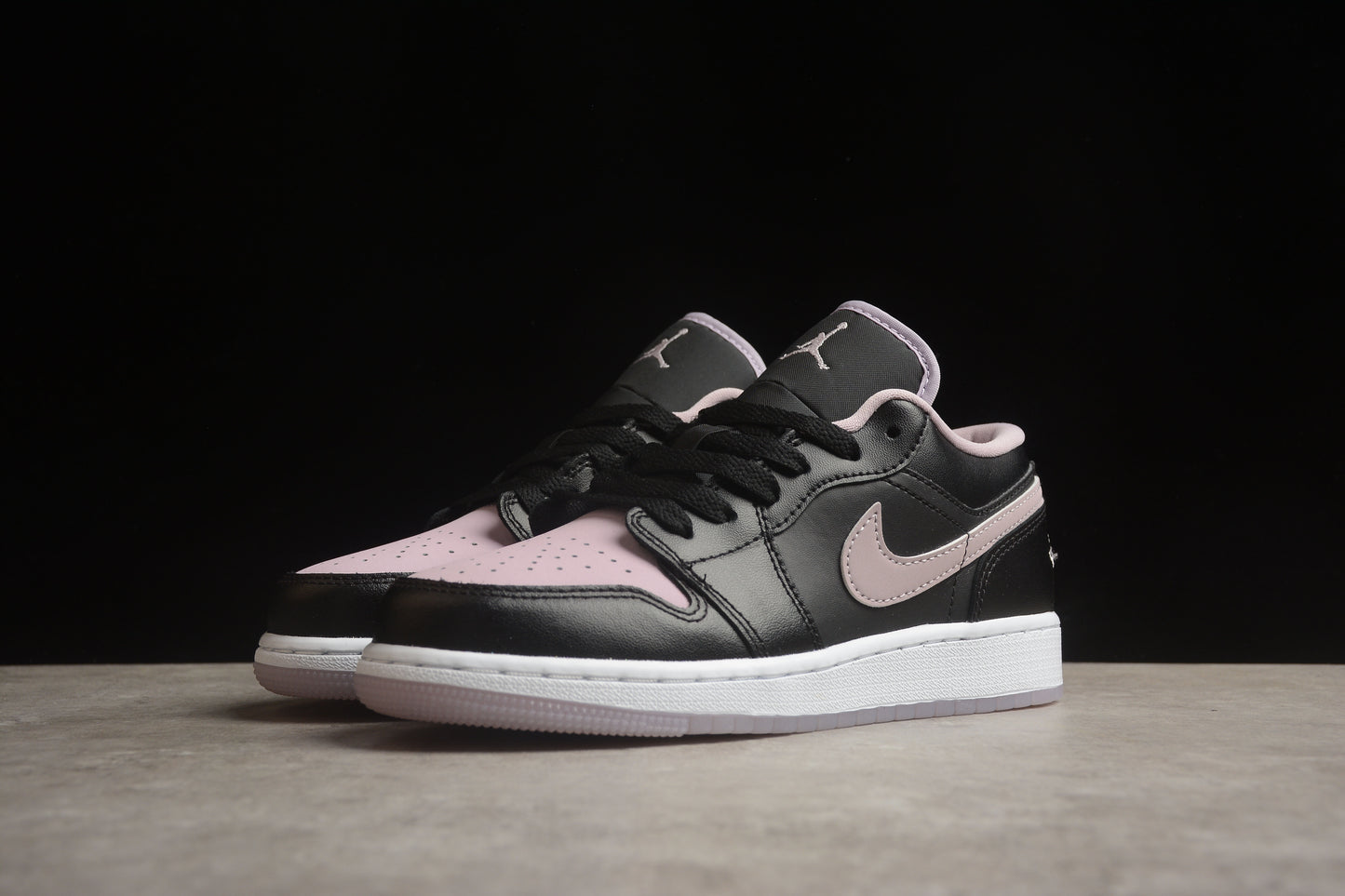 Air Jordan 1 Low SE ‘Black Iced Lilac’