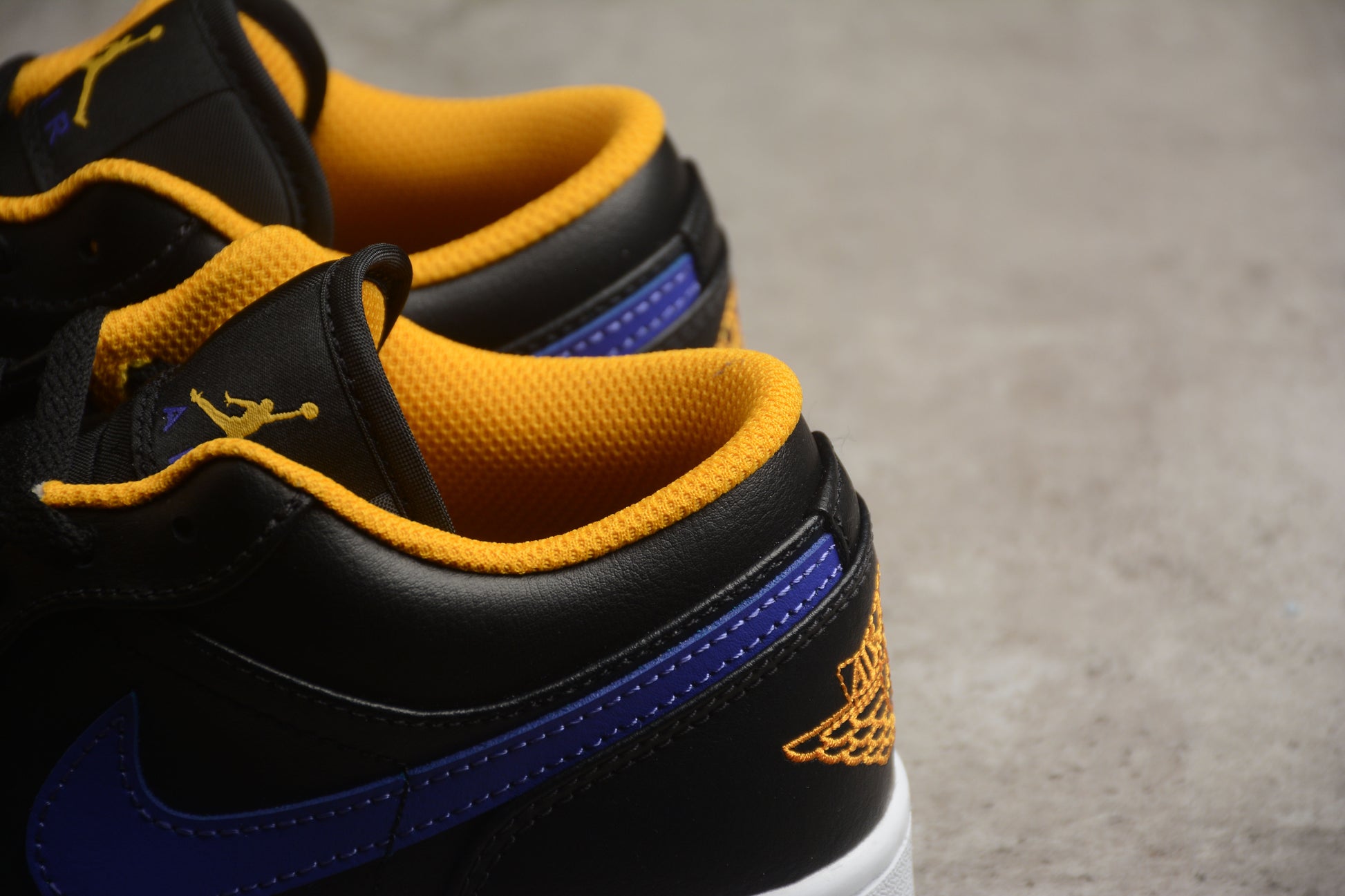 Air Jordan 1 Low "Dark Concord"
