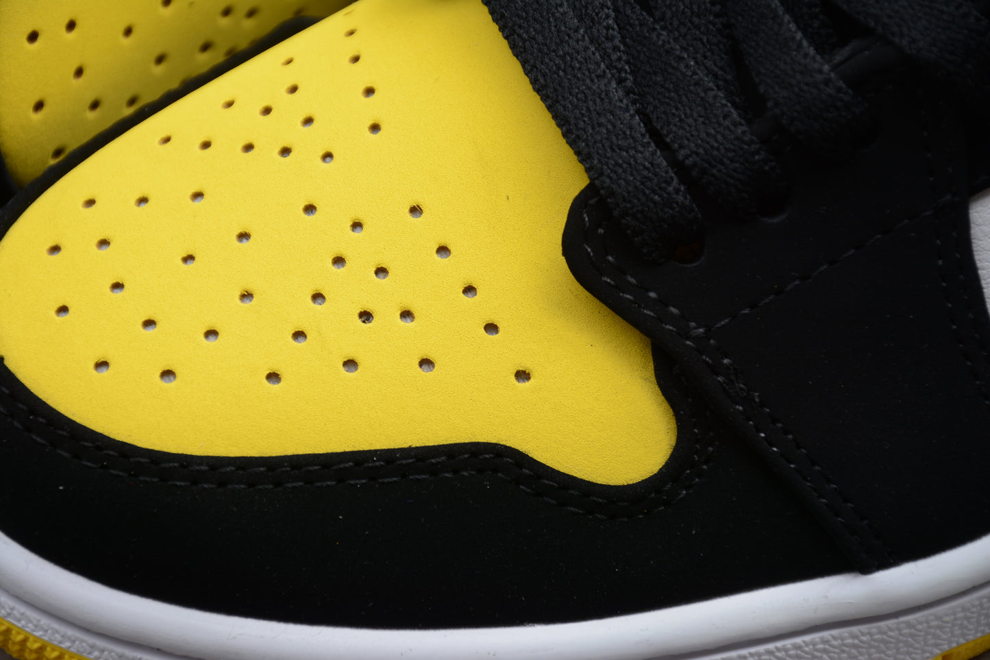 Nike Air Jordan 1 Mid SE "Tour Yellow/Black" - Best Reps Website 2025