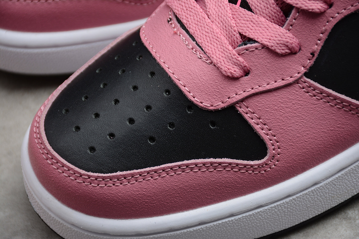 Nike Court Borough Low 2 SE "Desert Berry"