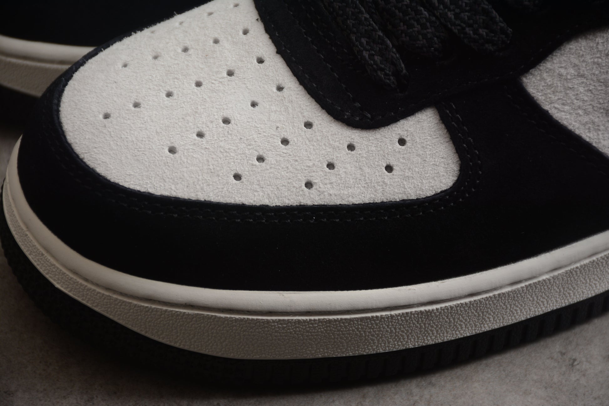 Nike Air Force 1 Low '07 Suede 'Panda' (Black/White)