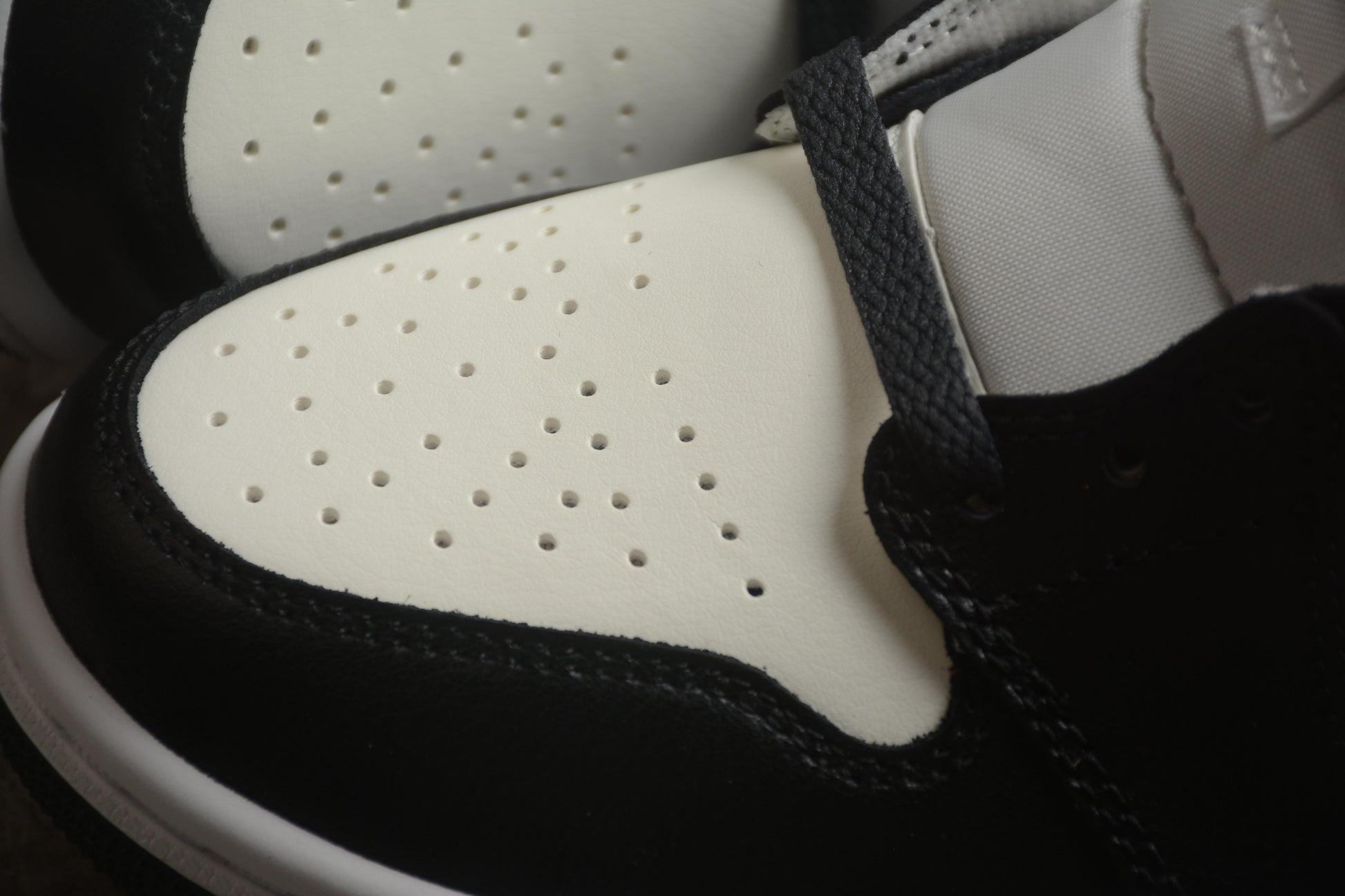 Air Jordan 1 Mid Retro White Red Black - Best Reps Website 2025