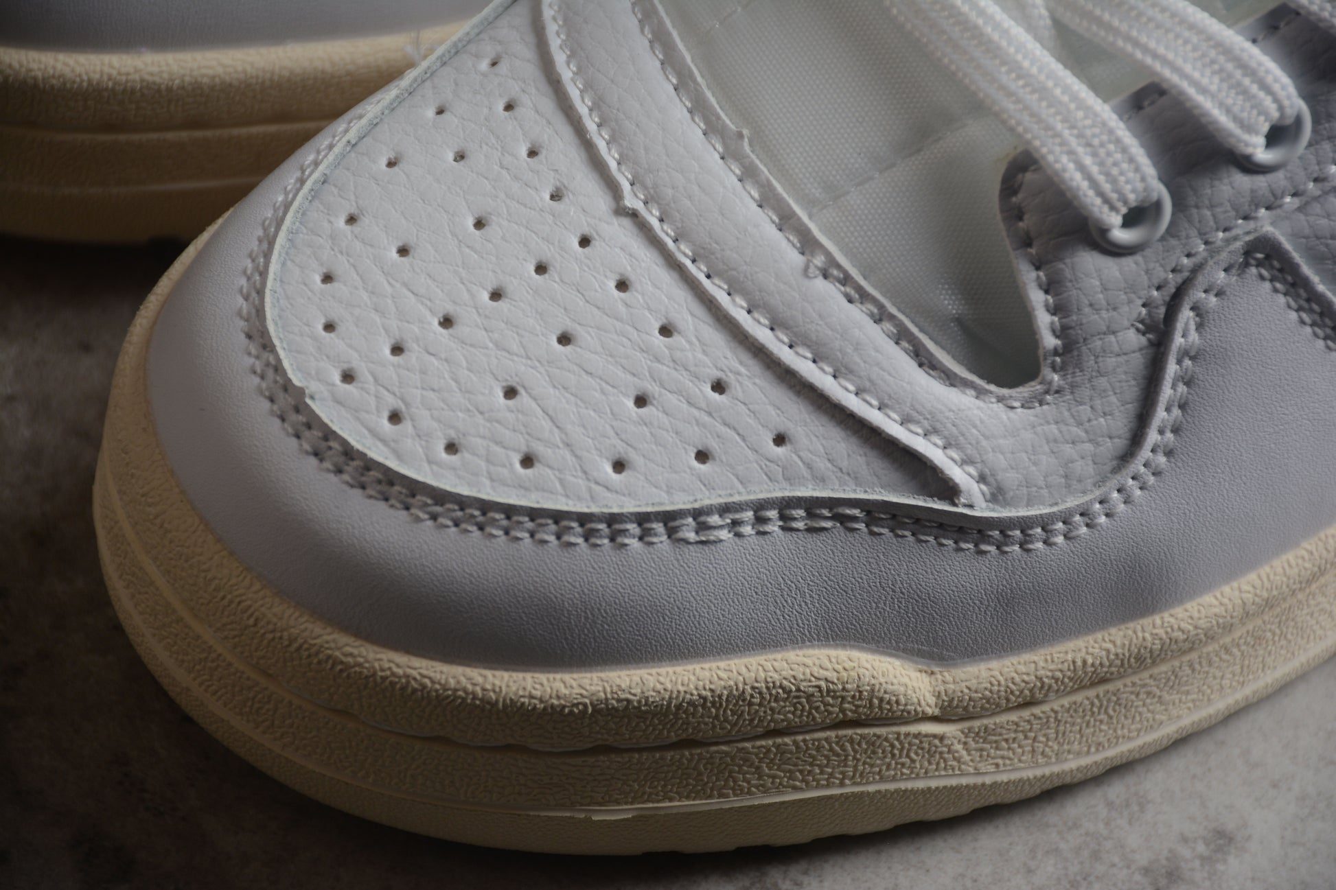 adidas Forum 84 Low ADV "No Stripes White"