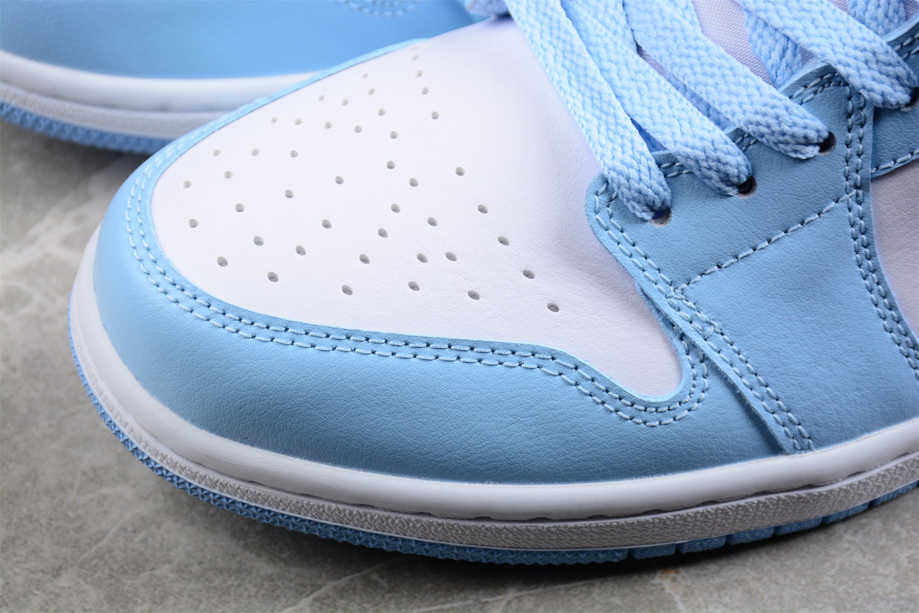 Air Jordan 1 Low "Ice Blue"