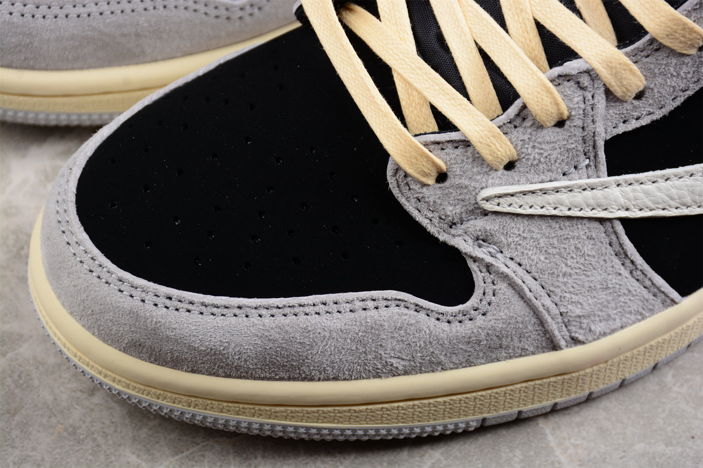Travis Scott x Air Jordan 1 Low "Reverse Mocha"