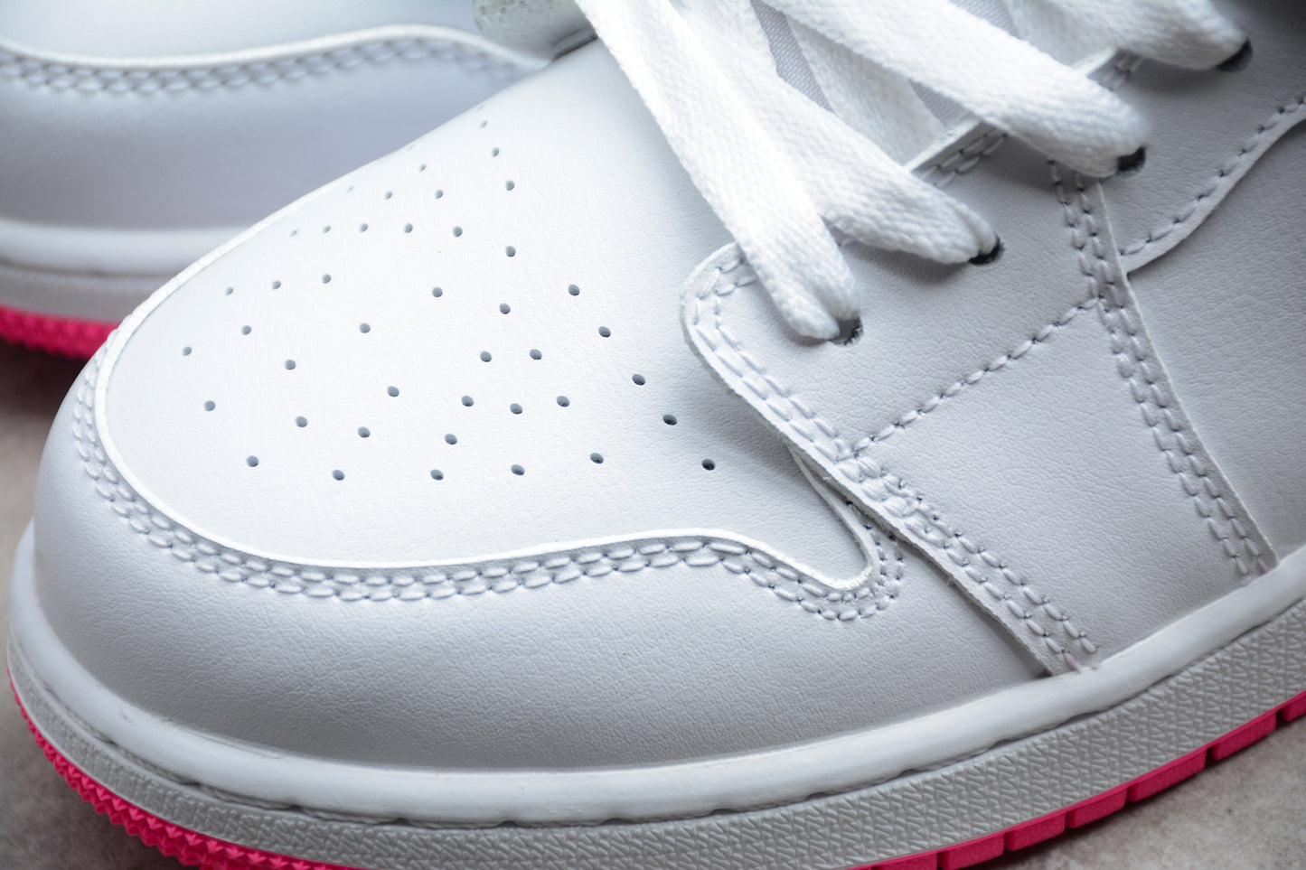 Nike Air Jordan 1 Low GS "Edge Glow"