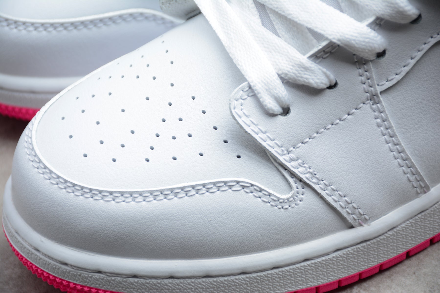 Nike Air Jordan 1 Low GS "Edge Glow"