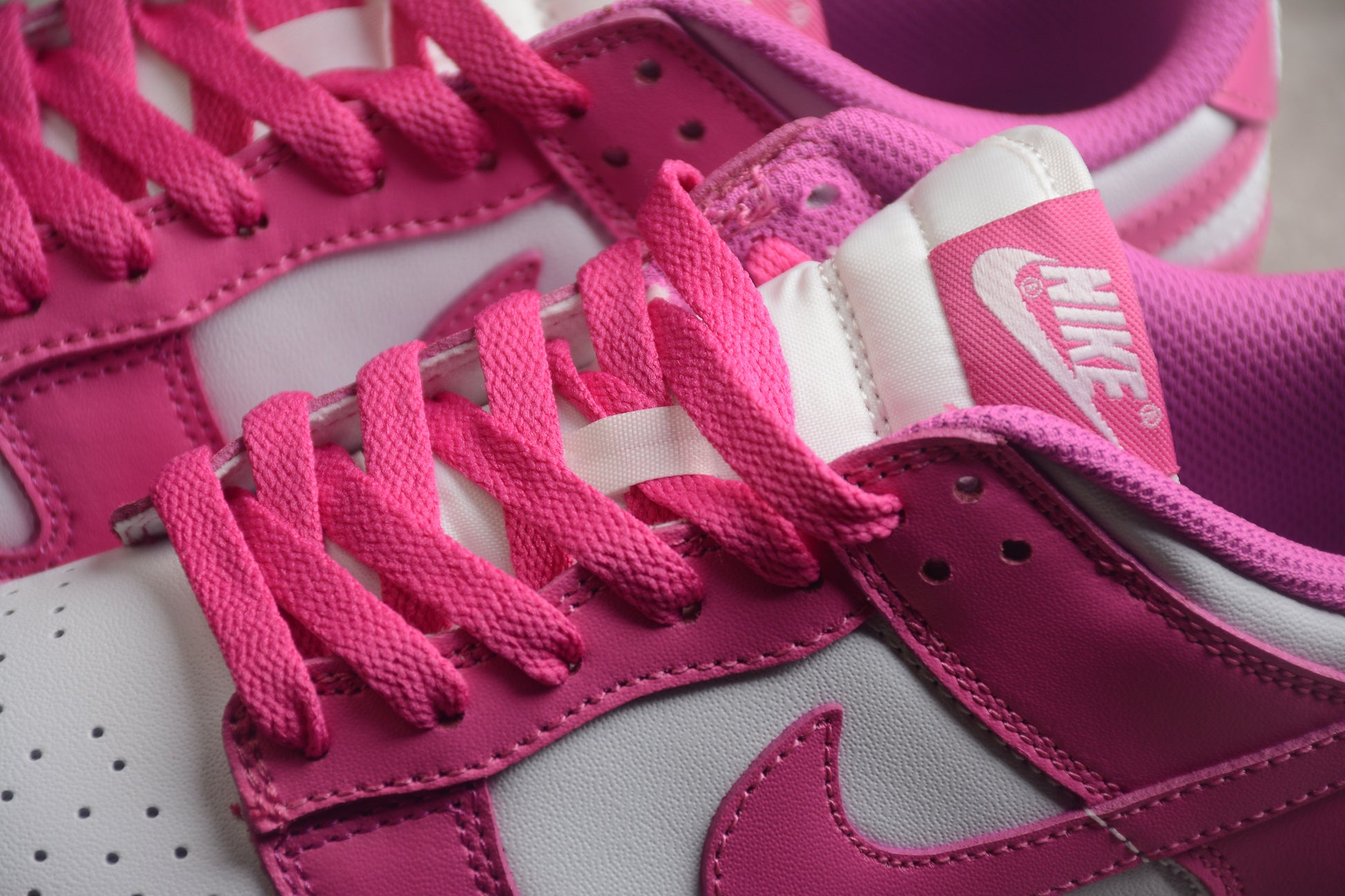 Nike Dunk Low "Laser Fuchsia Pink"