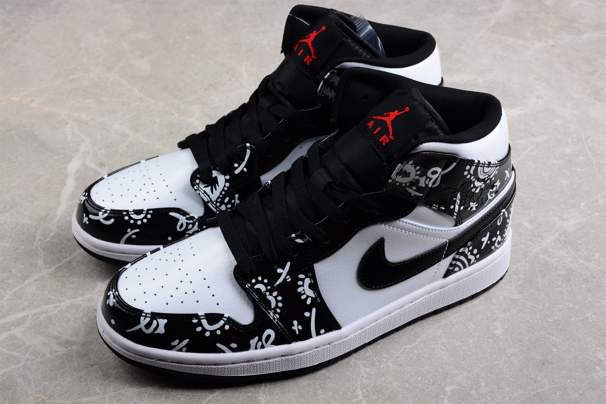 Air Jordan 1 Mid "Monochrome Splatter" Black/White - Best Reps Website 2025