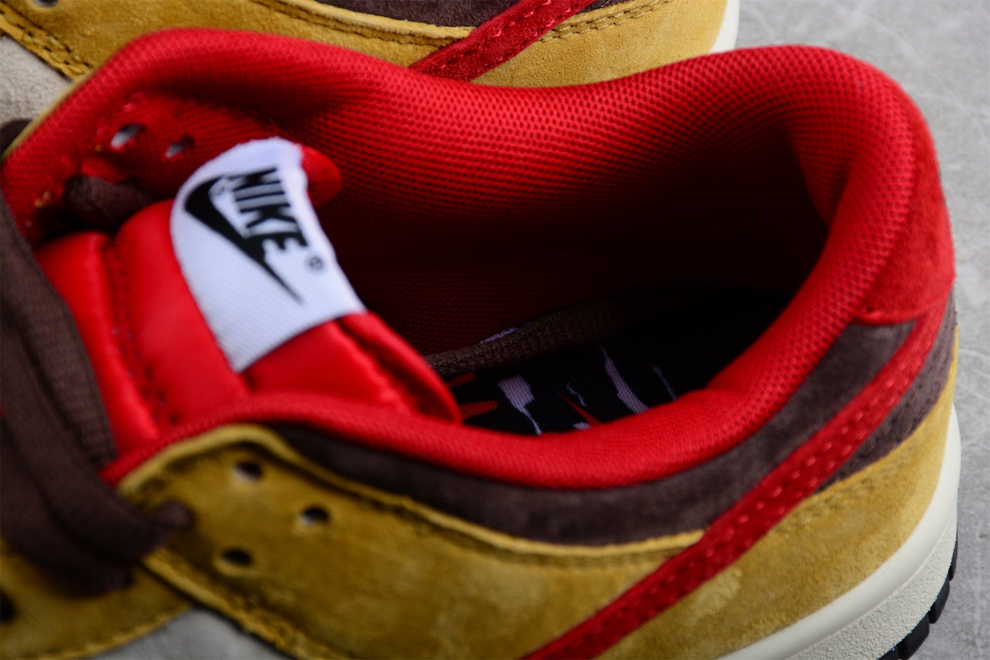 Otomo Katsuhiro x Nike SB Dunk Low "Steamboy OST" Yellow