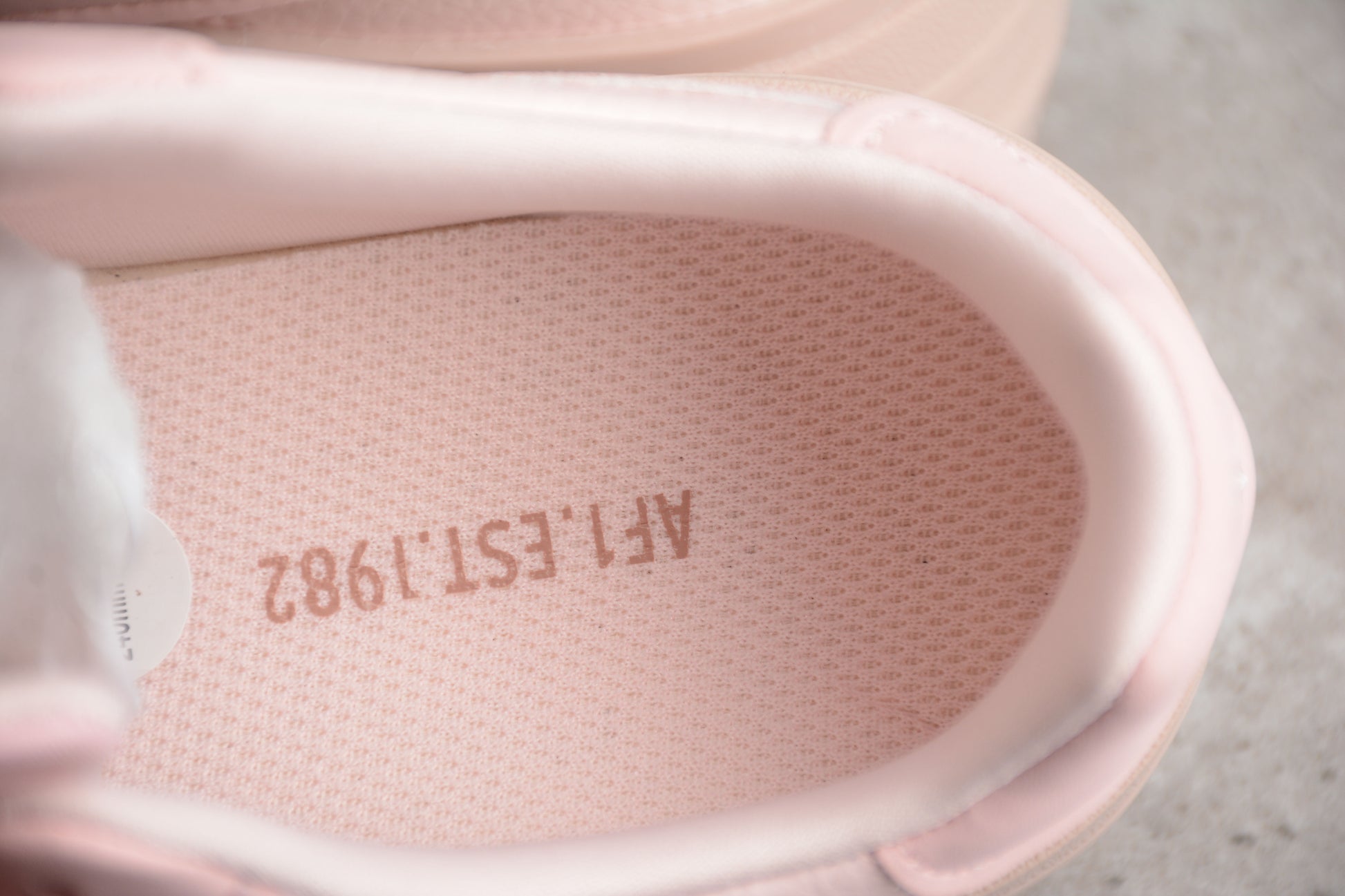 Nike Air Force 1 PLT.AF.ORM "Atmosphere Pink Oxford"