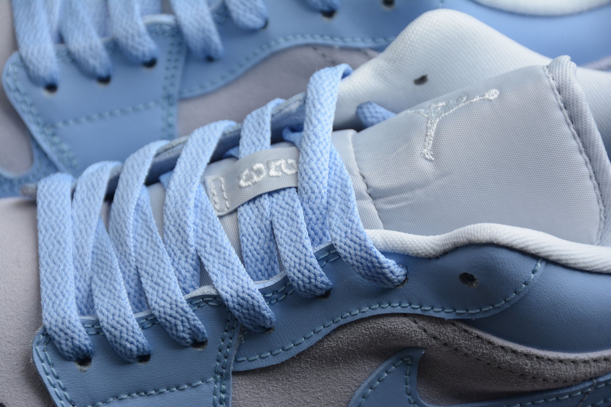 Nike Air Jordan 1 Low W "Football Grey Aluminum"