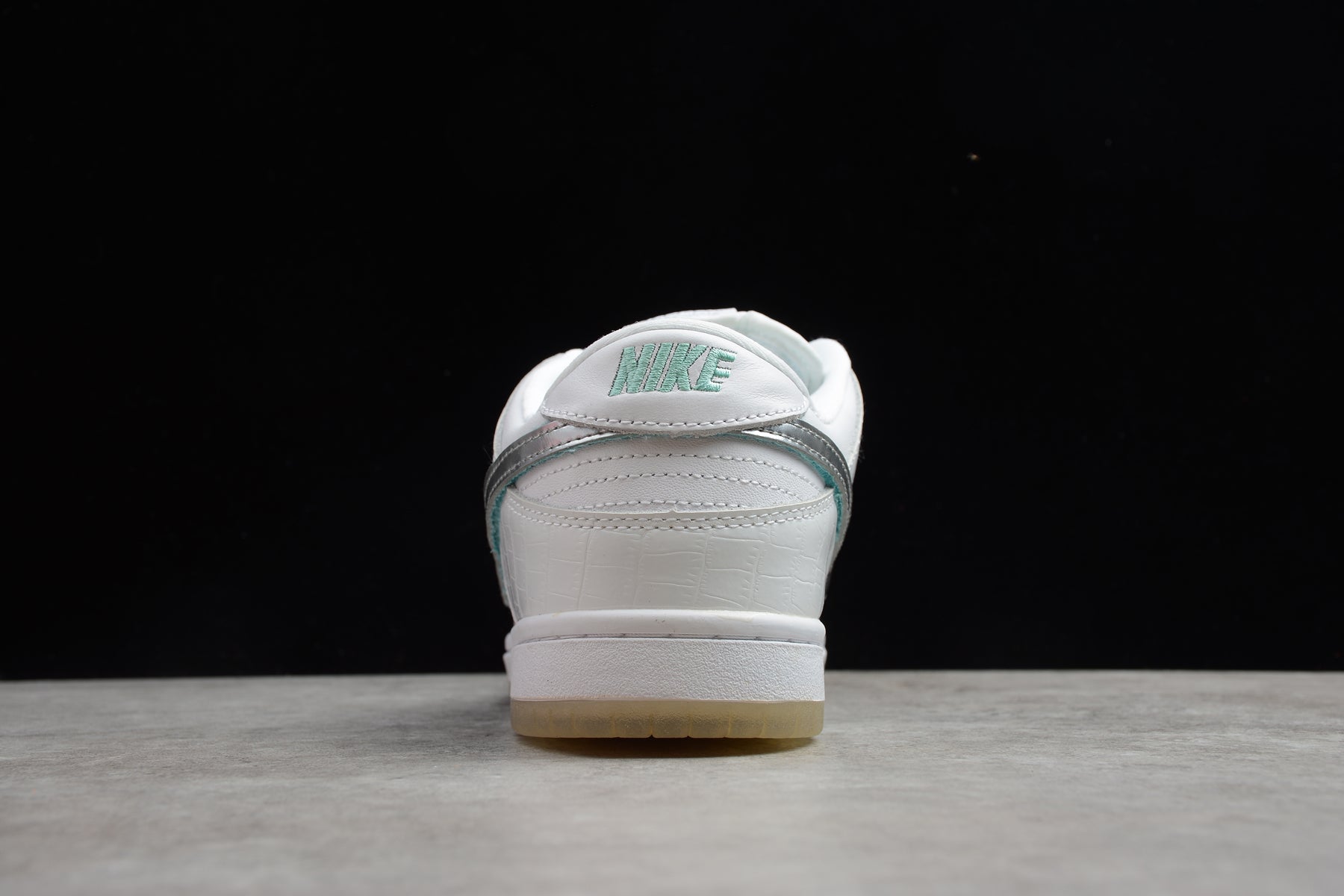 Diamond Supply Co. x Nike SB Dunk Low Pro "White Diamond" - Best Reps Website 2025