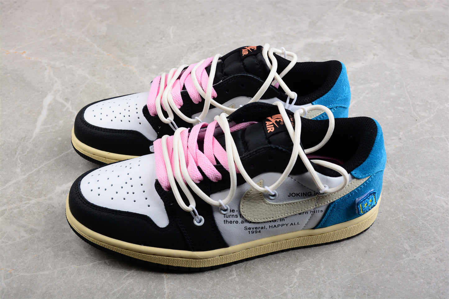 Nike Air Jordan 1 Low GS"White/Black/Pink" 553558-062