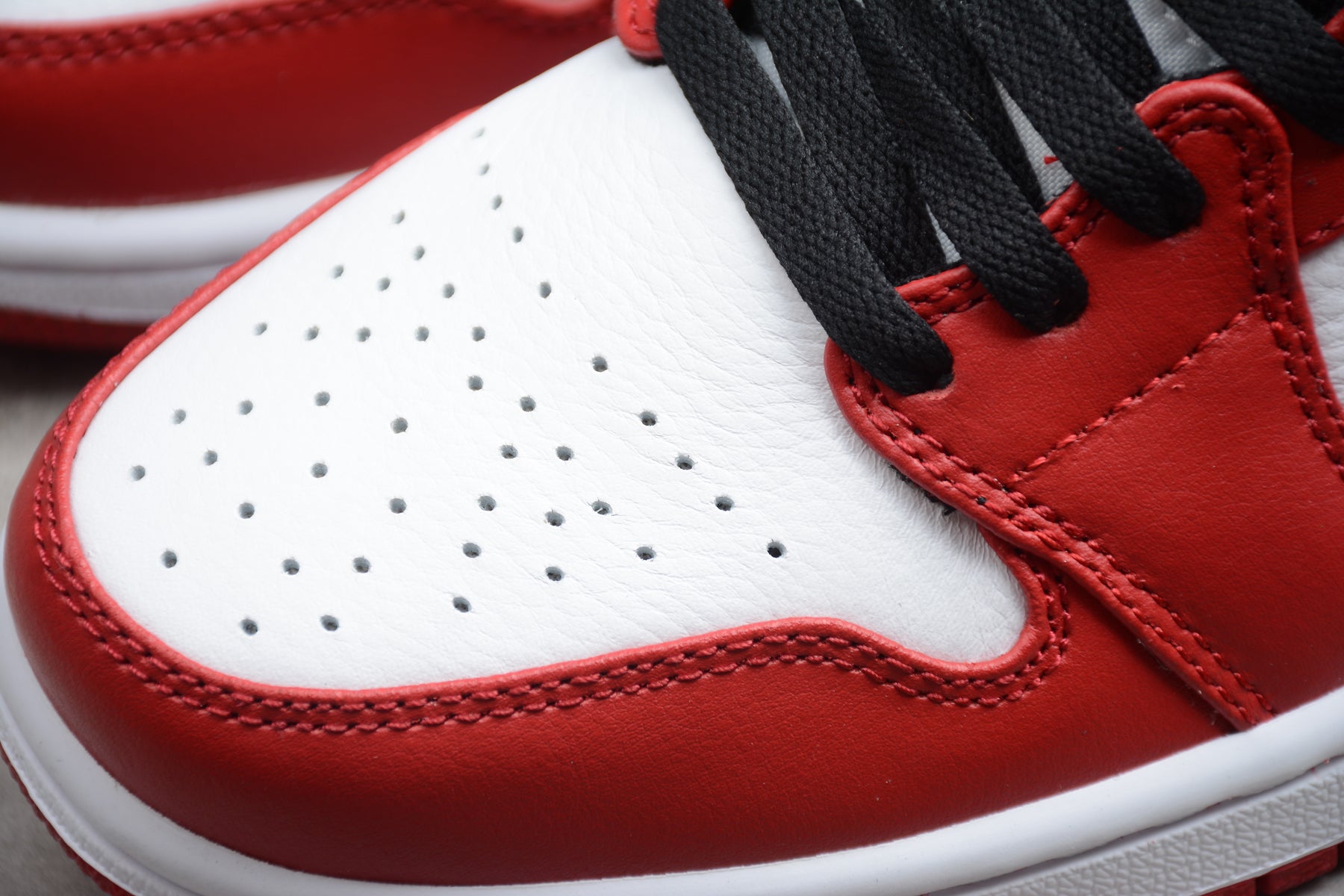Nike Air Jordan 1 Mid "Chicago 2020" (GS) - Best Reps Website 2025