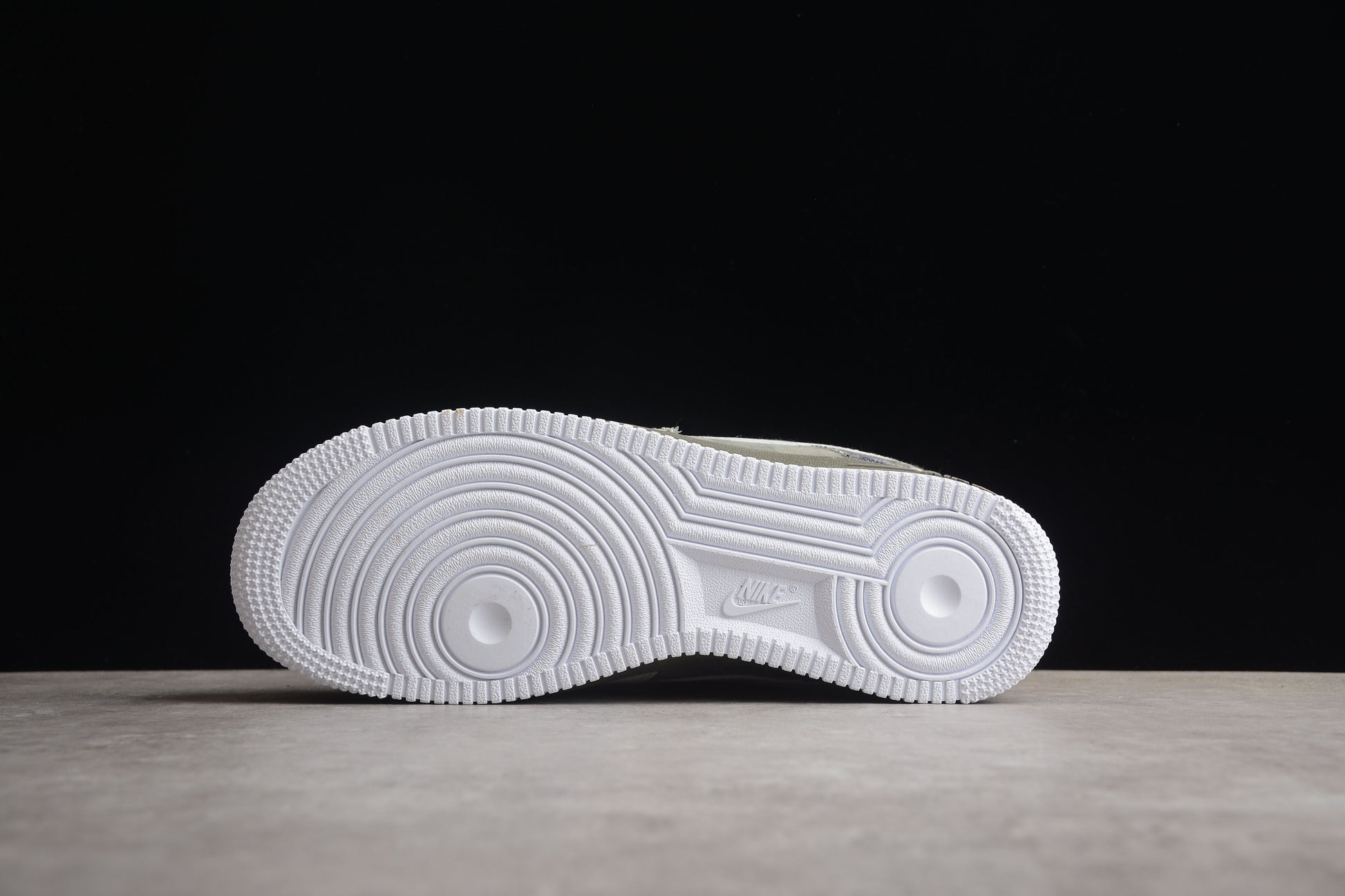 Air Force 1 '07 Low "Cargidan (Dot Perfect) DK Grey"