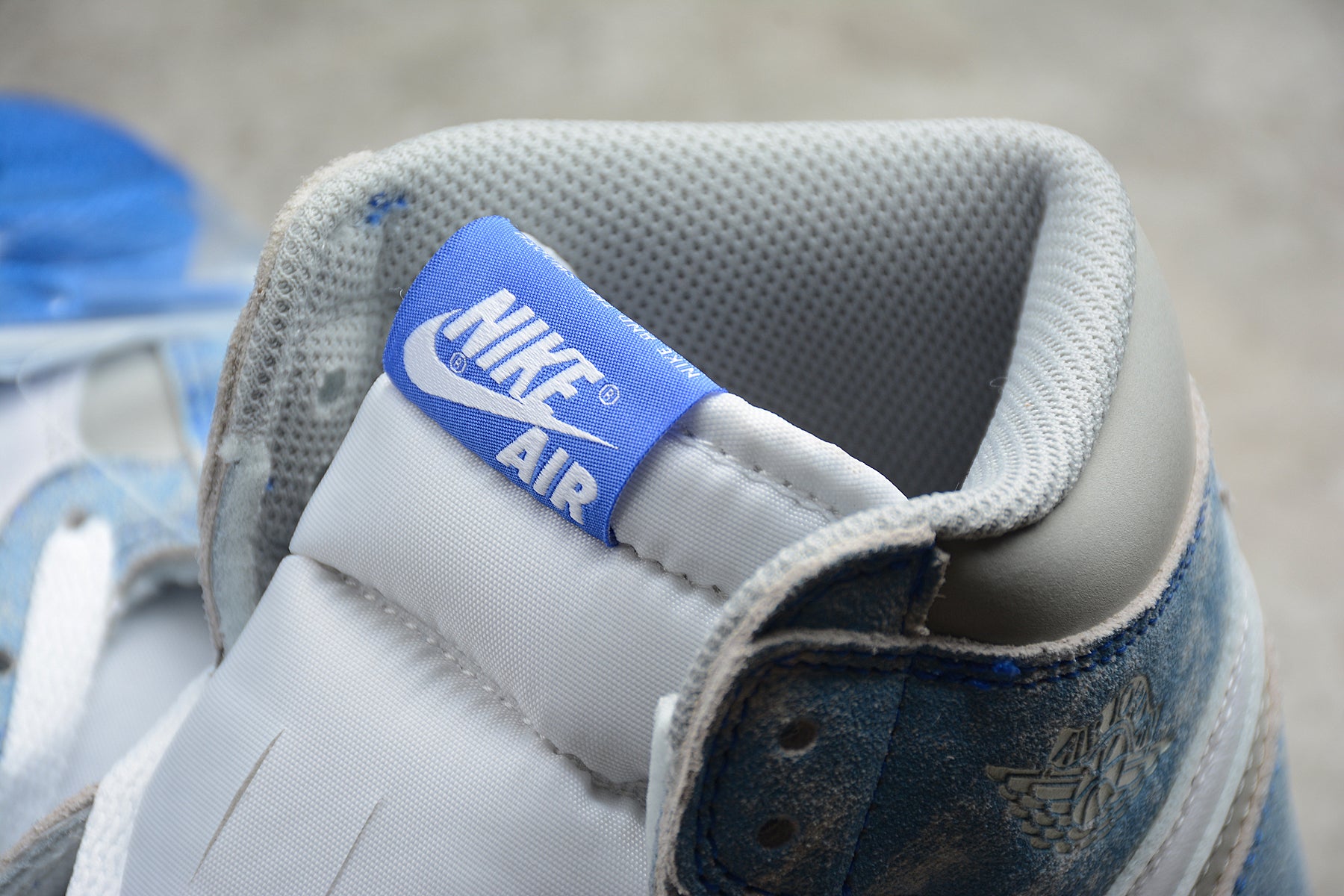 Air Jordan 1 Retro High OG "Hyper Royal" - Best Reps Website 2025