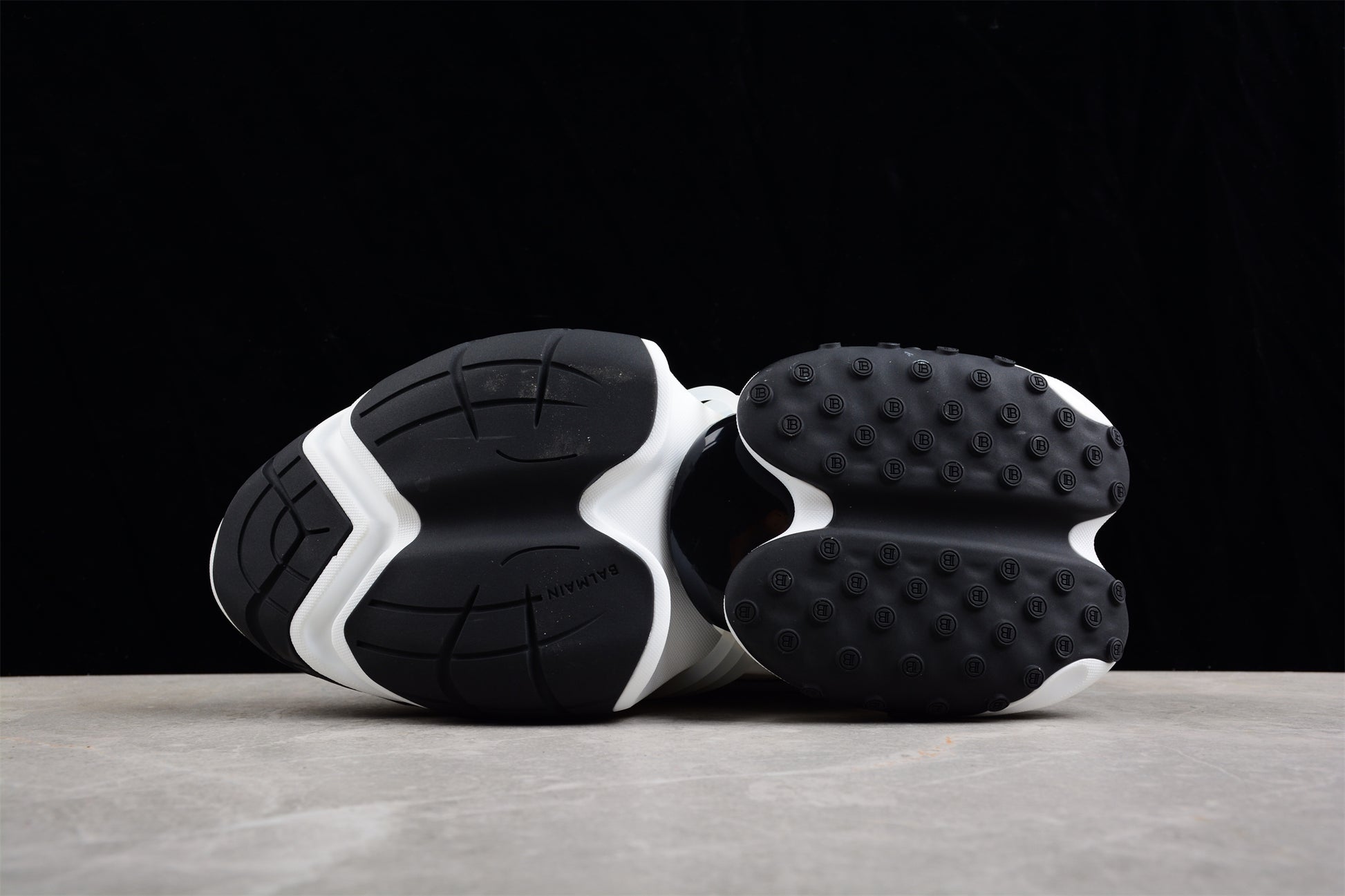 Balmain Unicorn Low-Top Sneakers in White/Black – Neoprene &amp; Leather - Best Reps Website 2025
