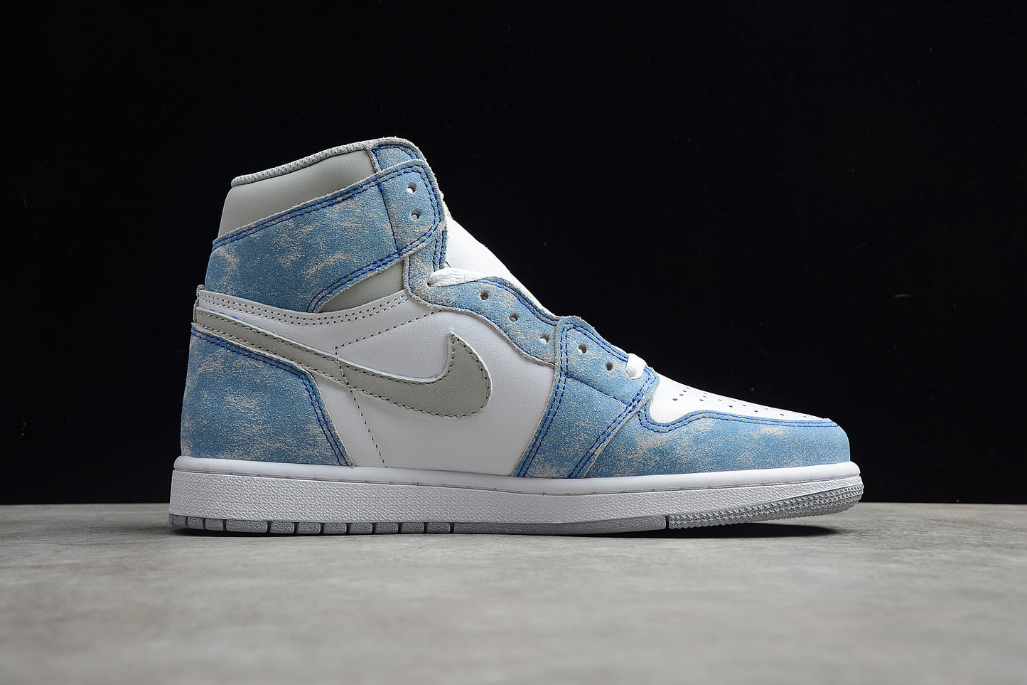 Air Jordan 1 Retro High OG "Hyper Royal" - Best Reps Website 2025