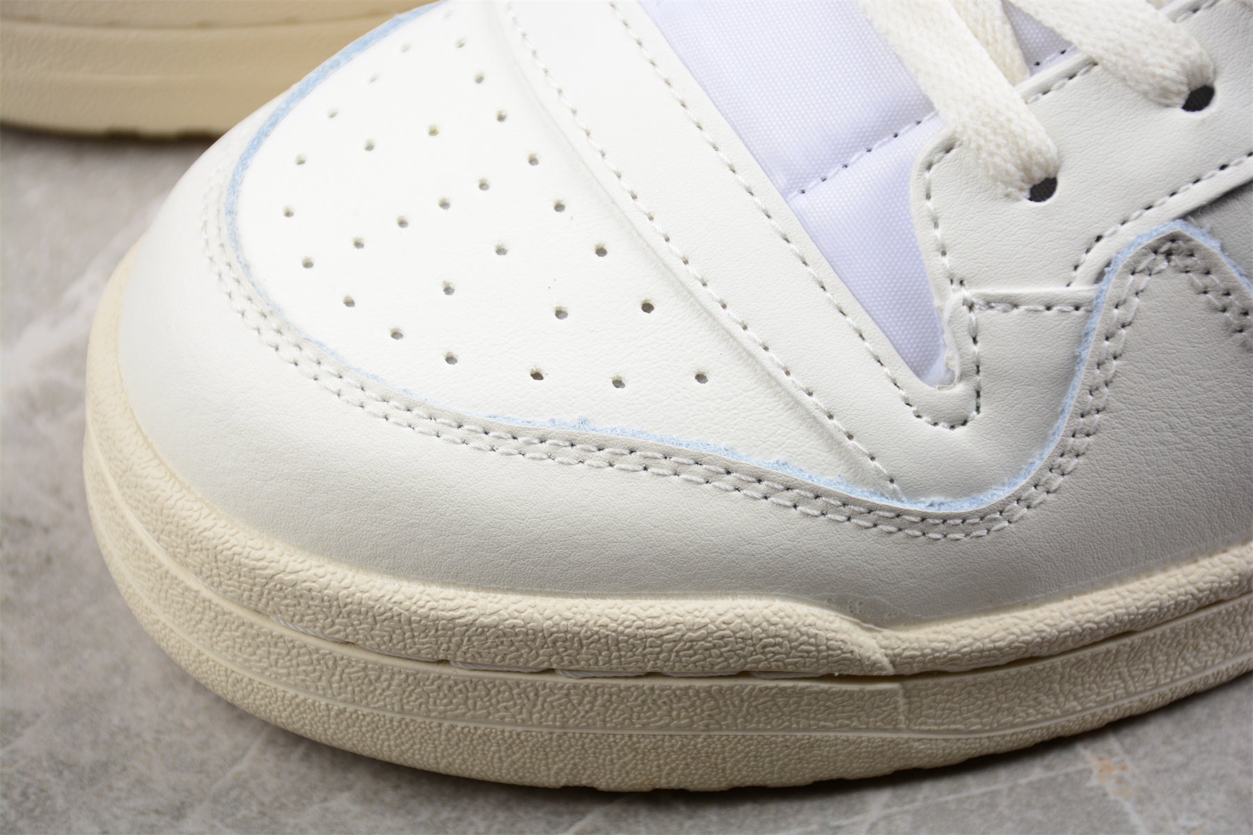 adidas Forum 84 Low in Cream White/Brown