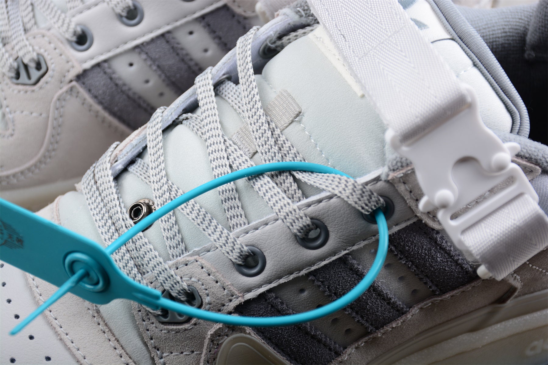  adidas Forum Low x Bad Bunny "Last Forum" 