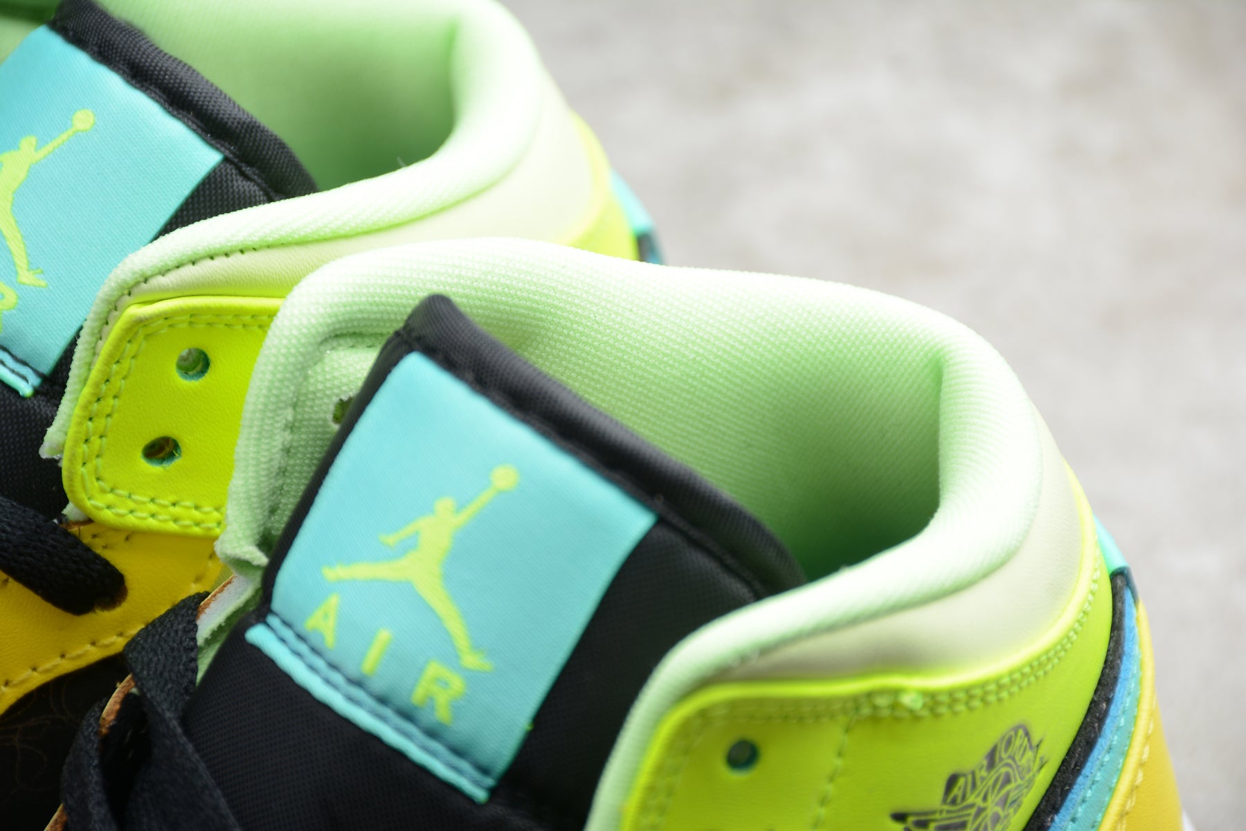 Nike Air Jordan 1 Mid SE GS "Clover Aurora Green" - Best Reps Website 2025