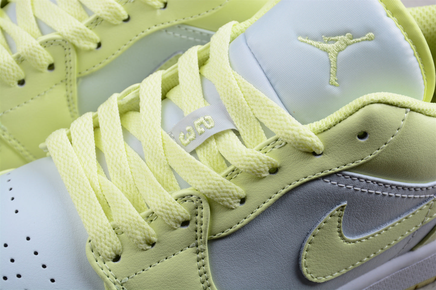 Air Jordan1 Low "Lemonade" DC0774-007