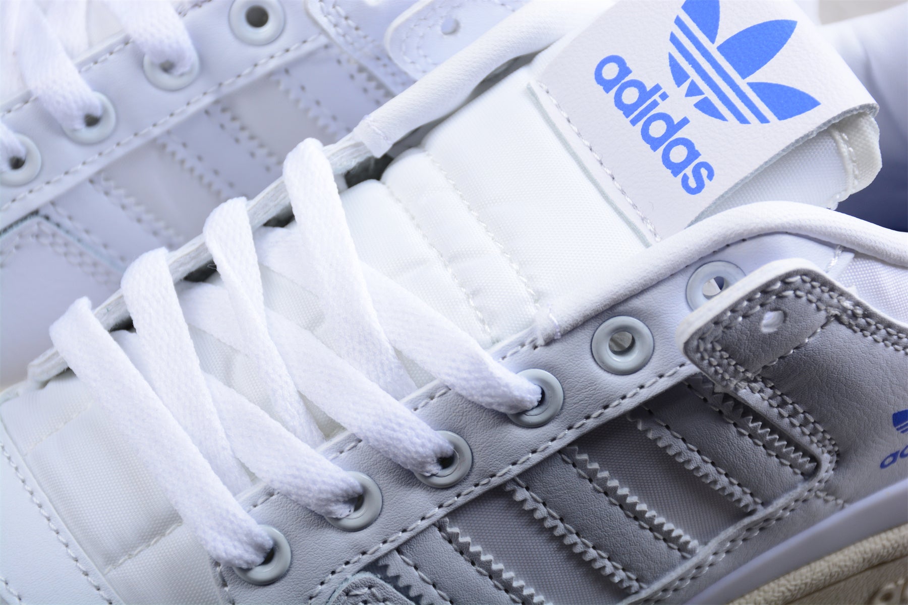 adidas Forum 84 Low "White/Blue Bird"