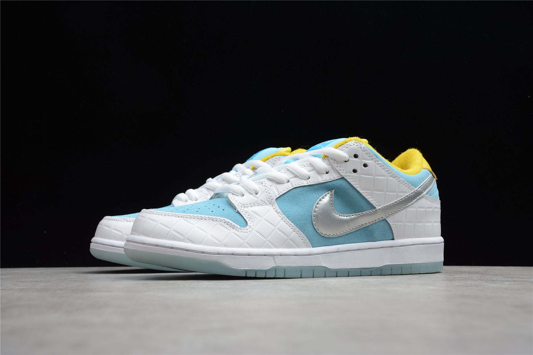 Nike SB Dunk Low FTC "Lagoon Pulse"