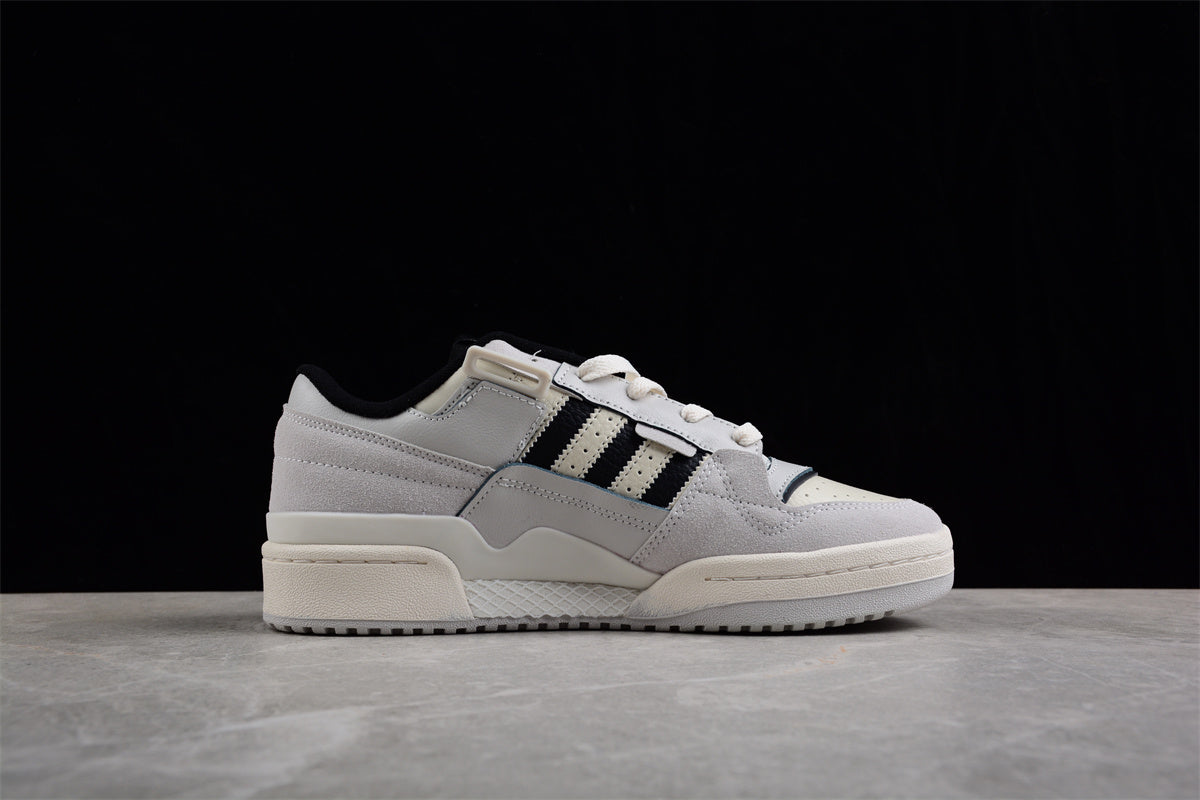 adidas Originals Forum Exhibit Low in Grey/Black