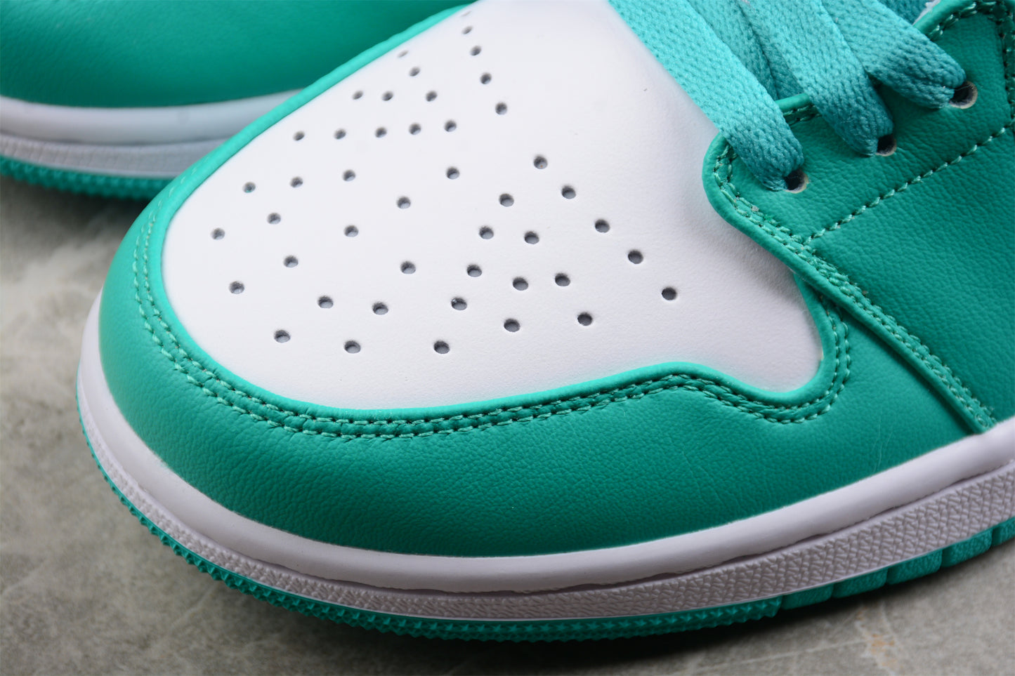 Air Jordan 1 Low "Turquoise" DC0774-132