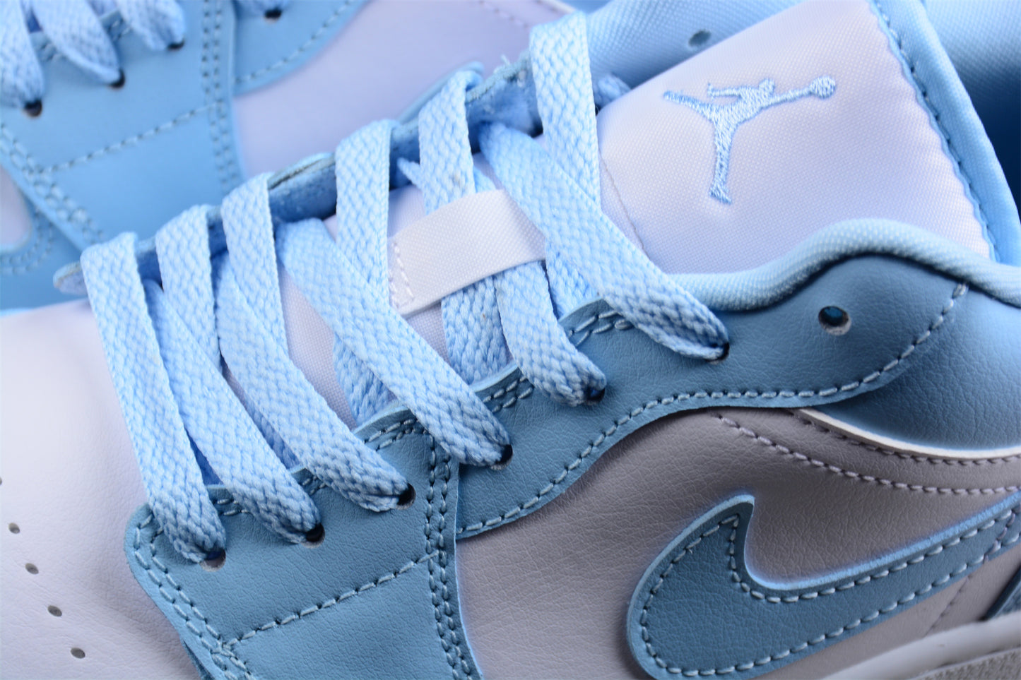 Air Jordan 1 Low "Ice Blue"
