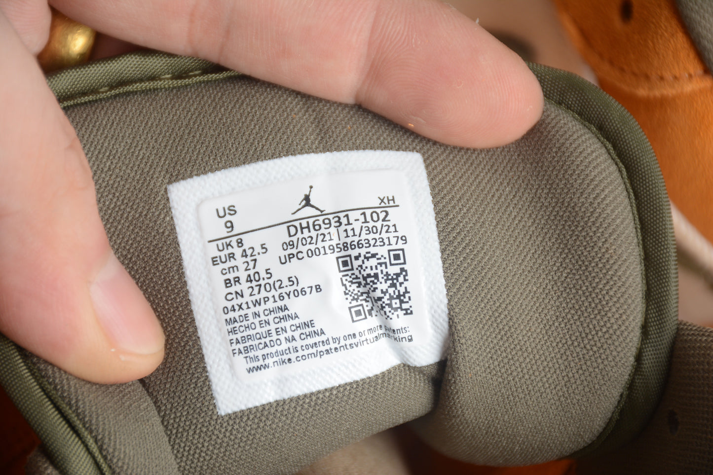 Air Jordan 1 Low SE "Light Curry"