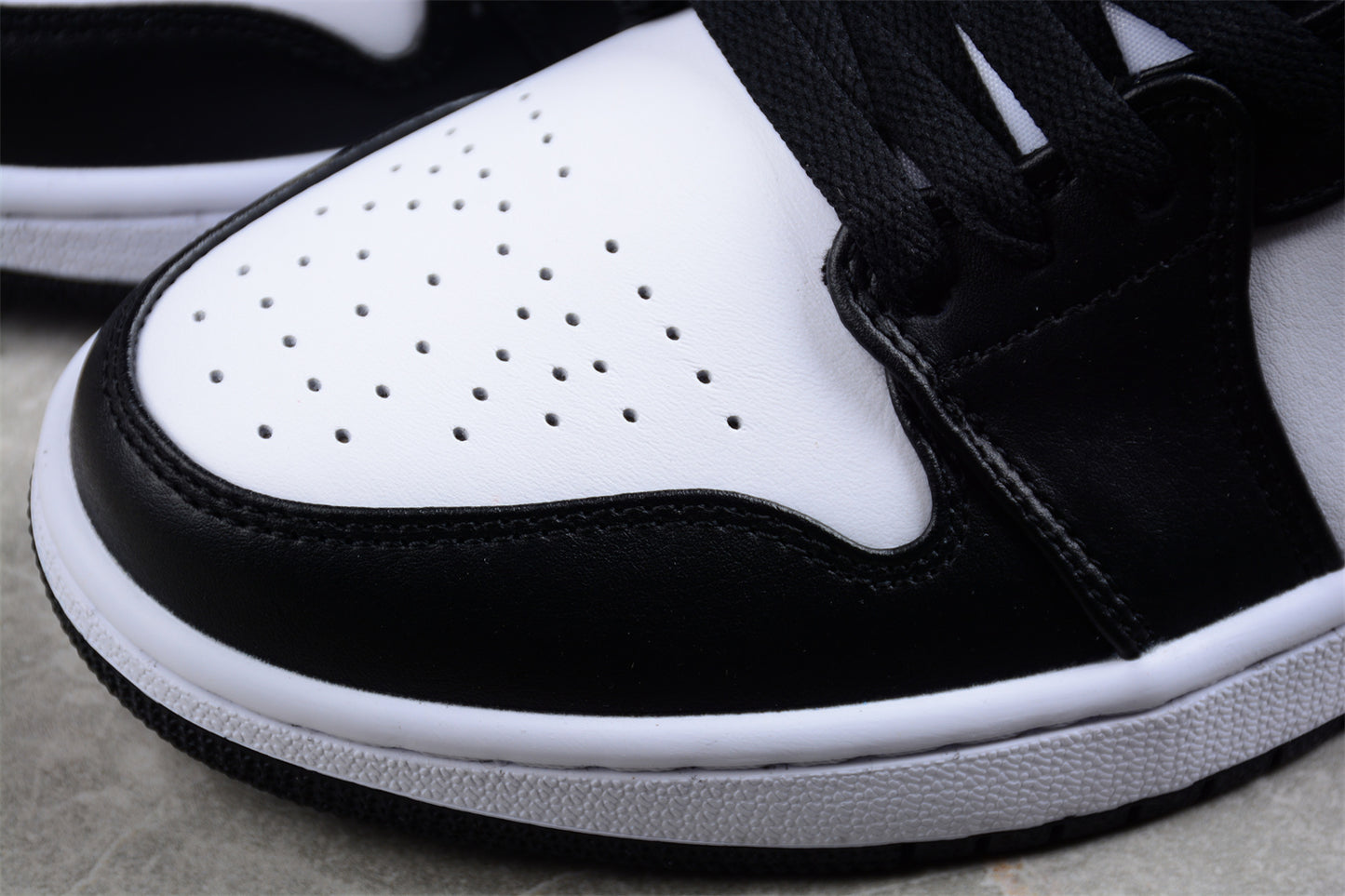 Air Jordan 1 Low "Panda"