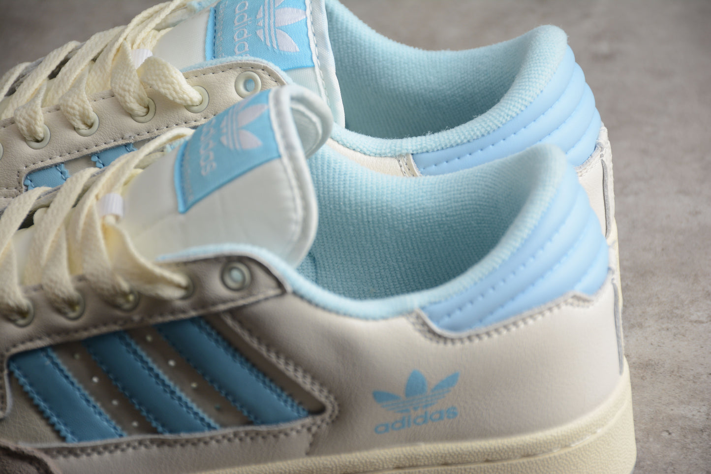 adidas Forum 84 Low CL in Off‑White / Preloved Blue