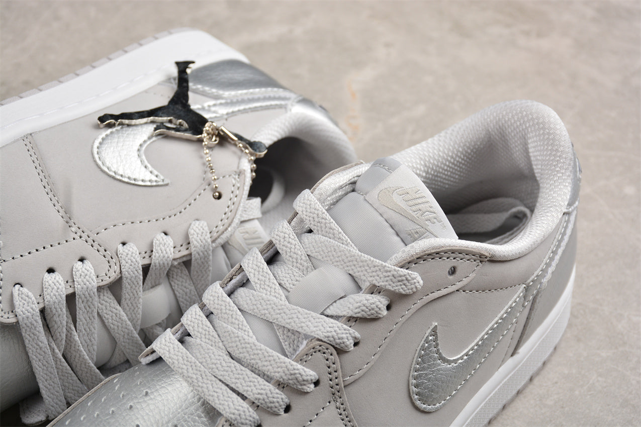 Nike Air Jordan 1 Low OG 'Metallic Silver'