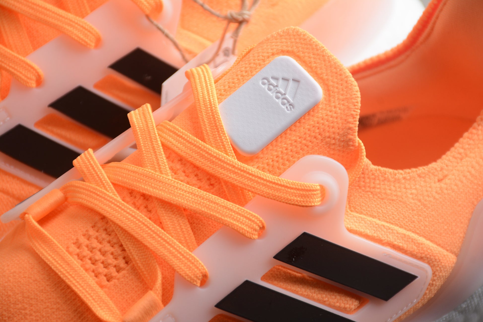  adidas UltraBoost 22 ‘Flash Orange’ .