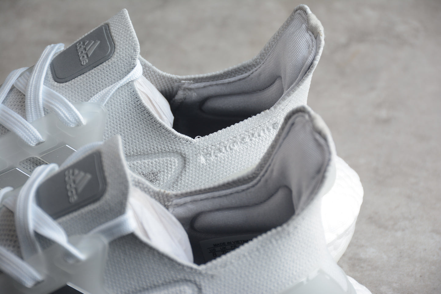 adidas Ultra Boost 21 Triple White Cloud.