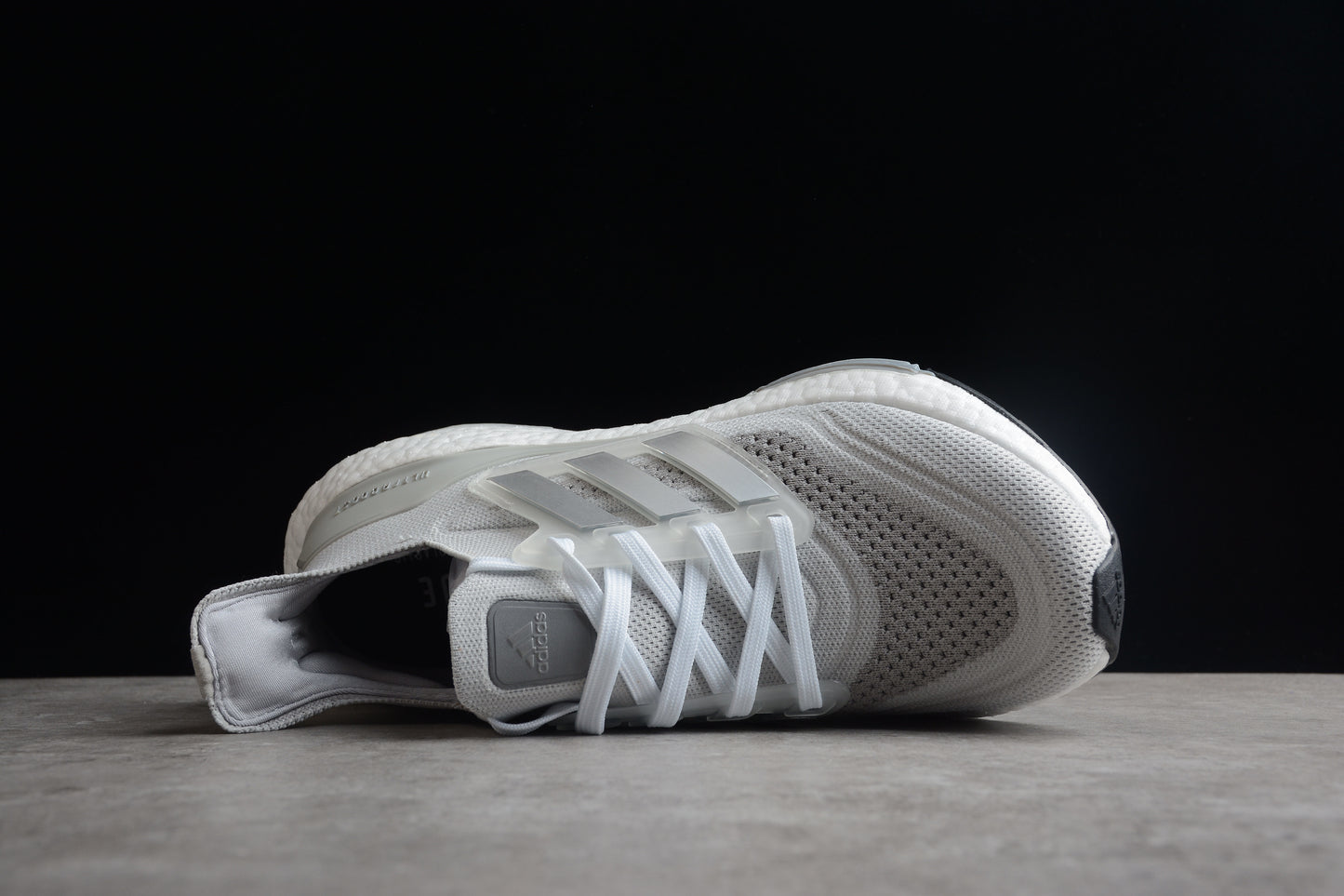 adidas Ultra Boost 21 Triple White Cloud.